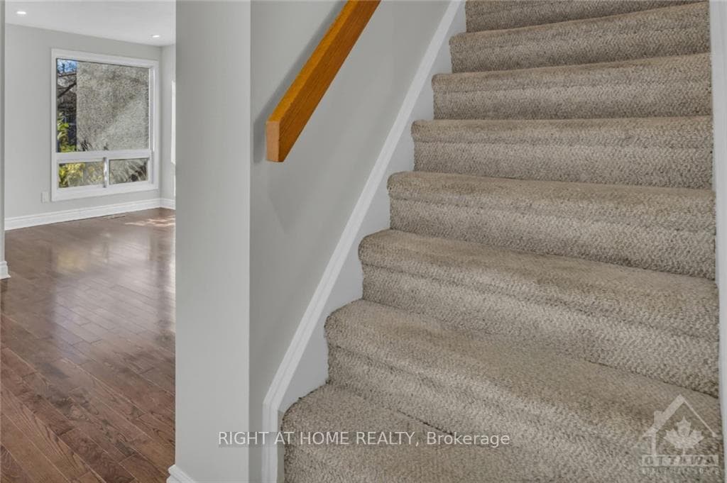 162 WOODFIELD Drive photo 8
