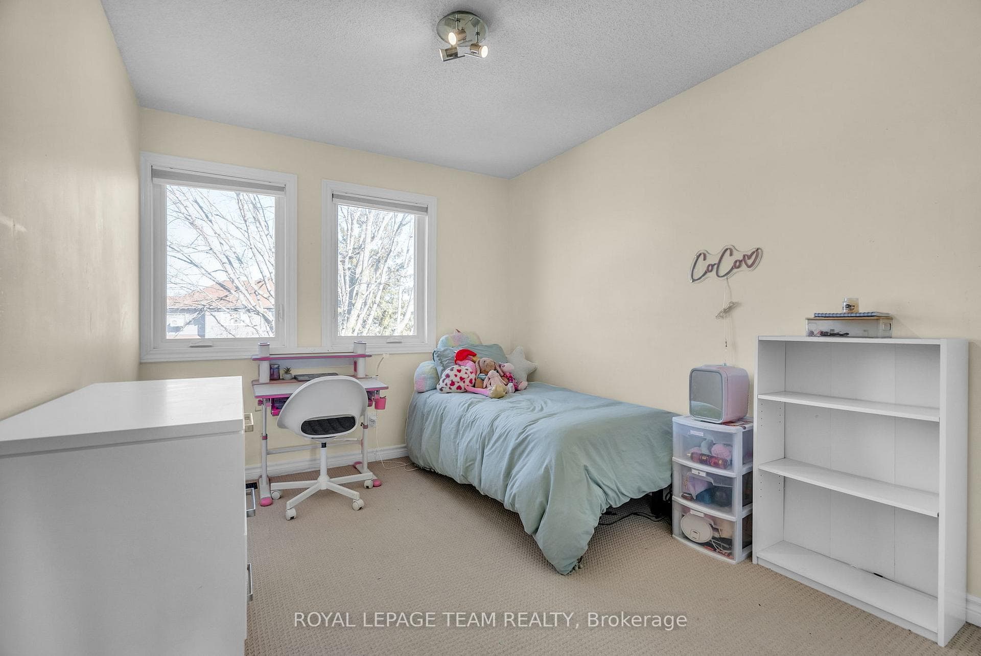 64 Westpointe Crescent photo 13