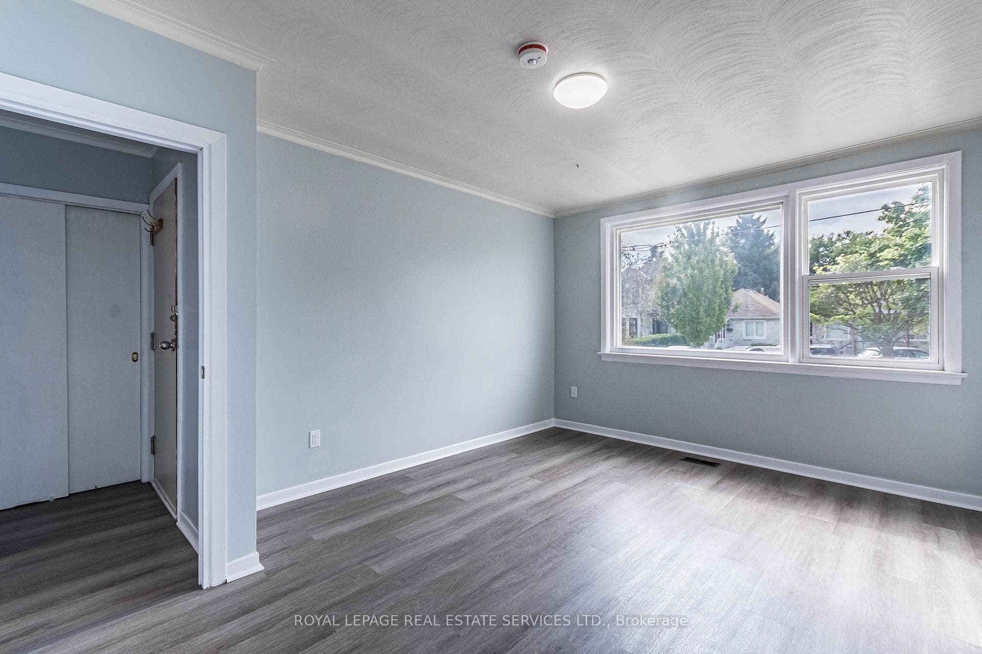 144 Lake Crescent Unit Main photo 7