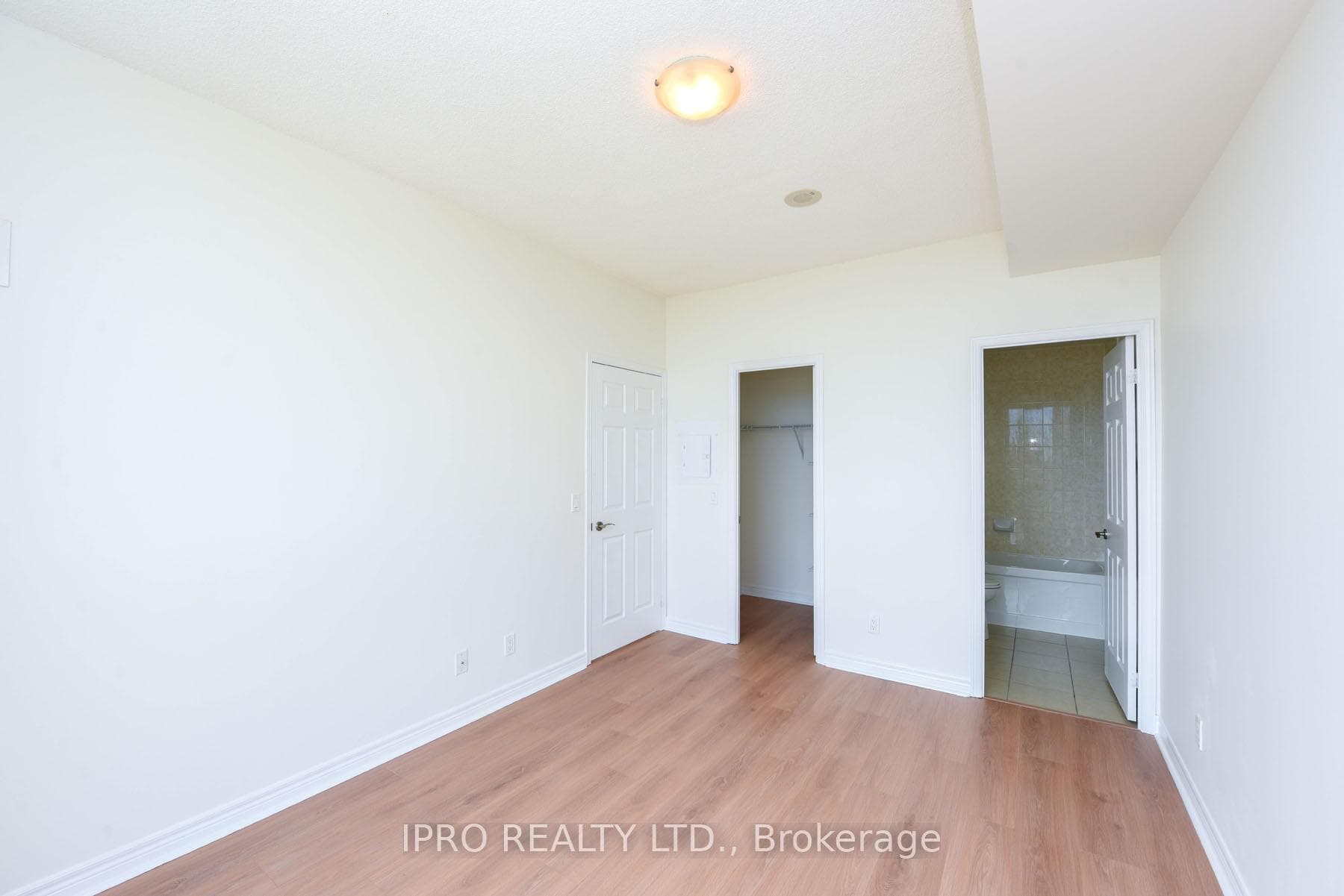 339 Rathburn Road Unit 2105 photo 28