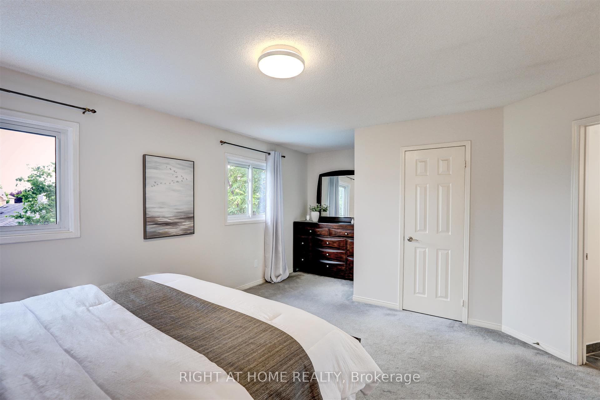 76 Royaledge Way photo 16