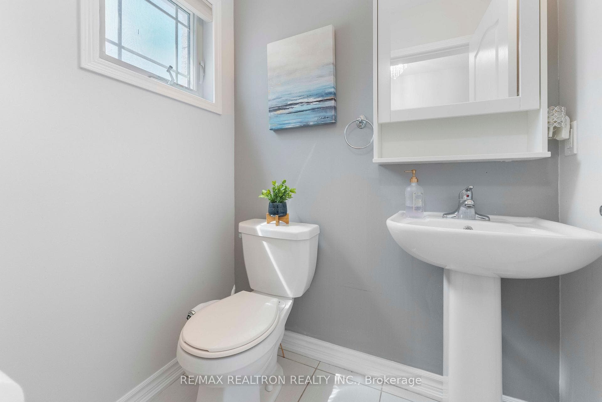 25 ROBINSON Street photo 27
