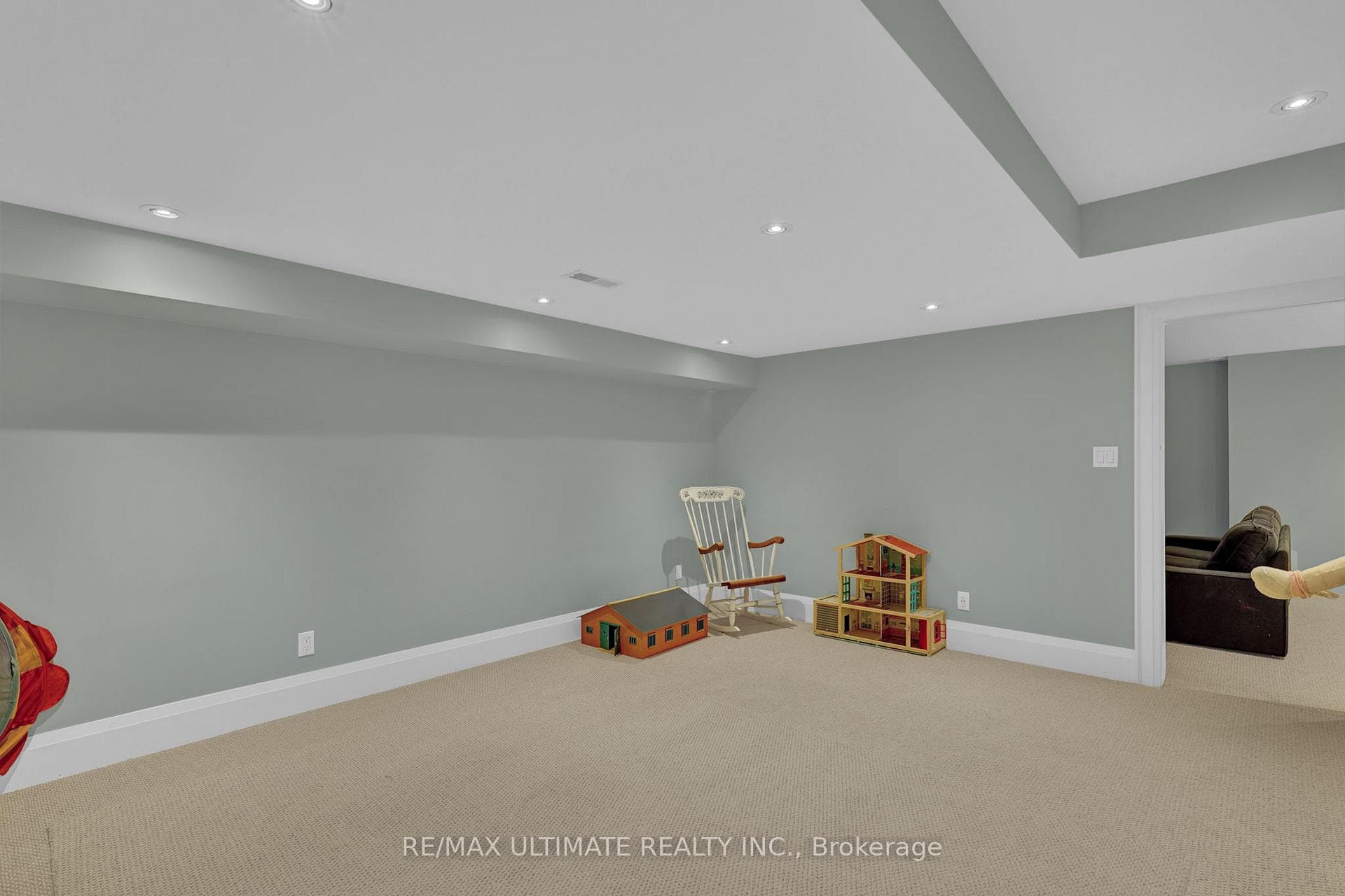 97 Woodview Drive photo 36
