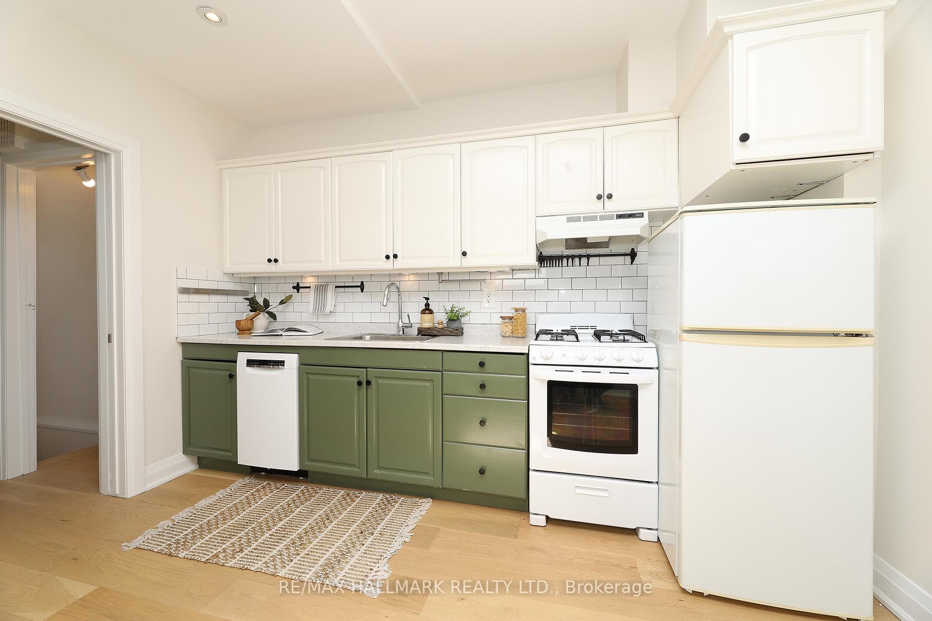 391 Delaware Avenue photo 7