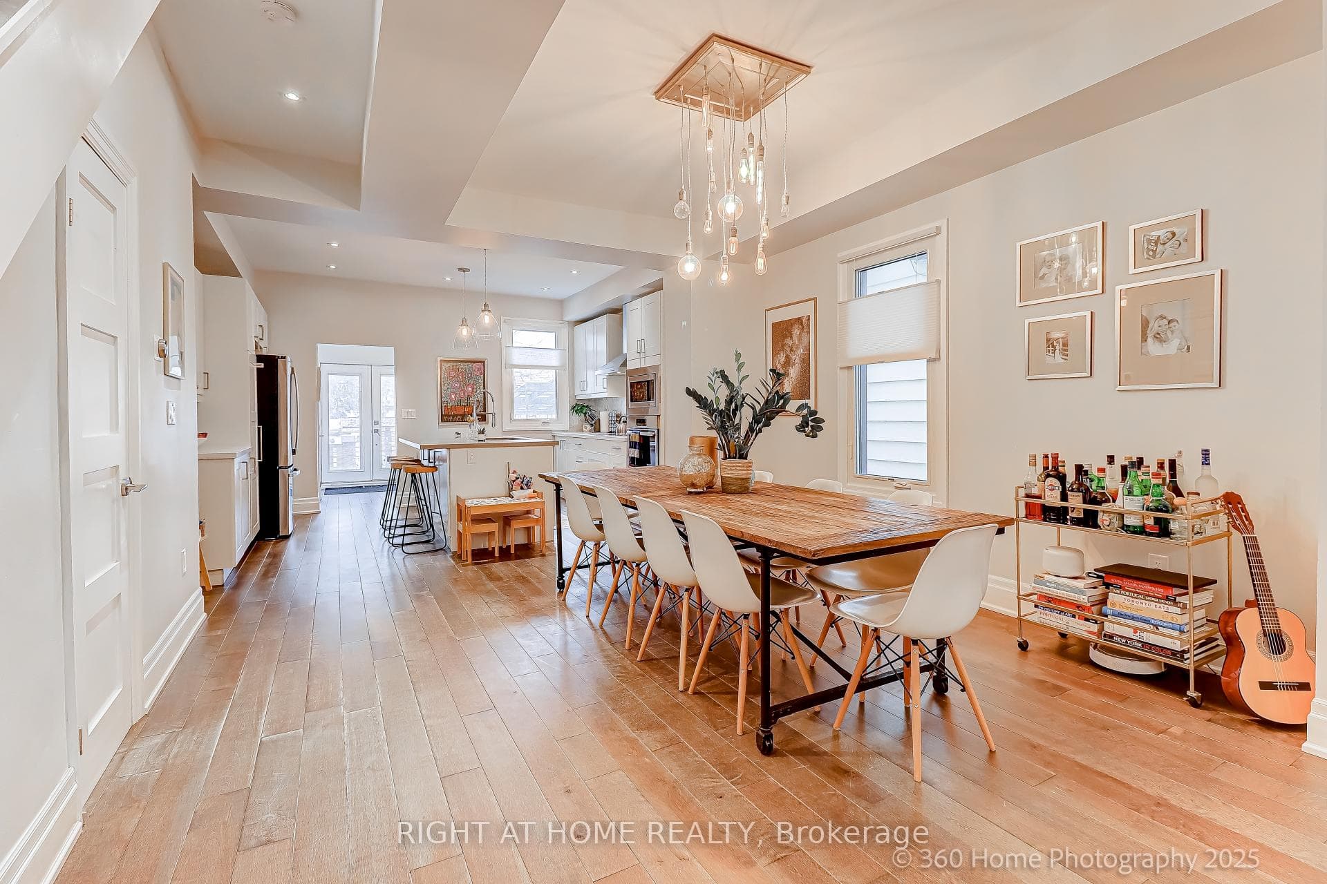 529 Dupont Street photo 12