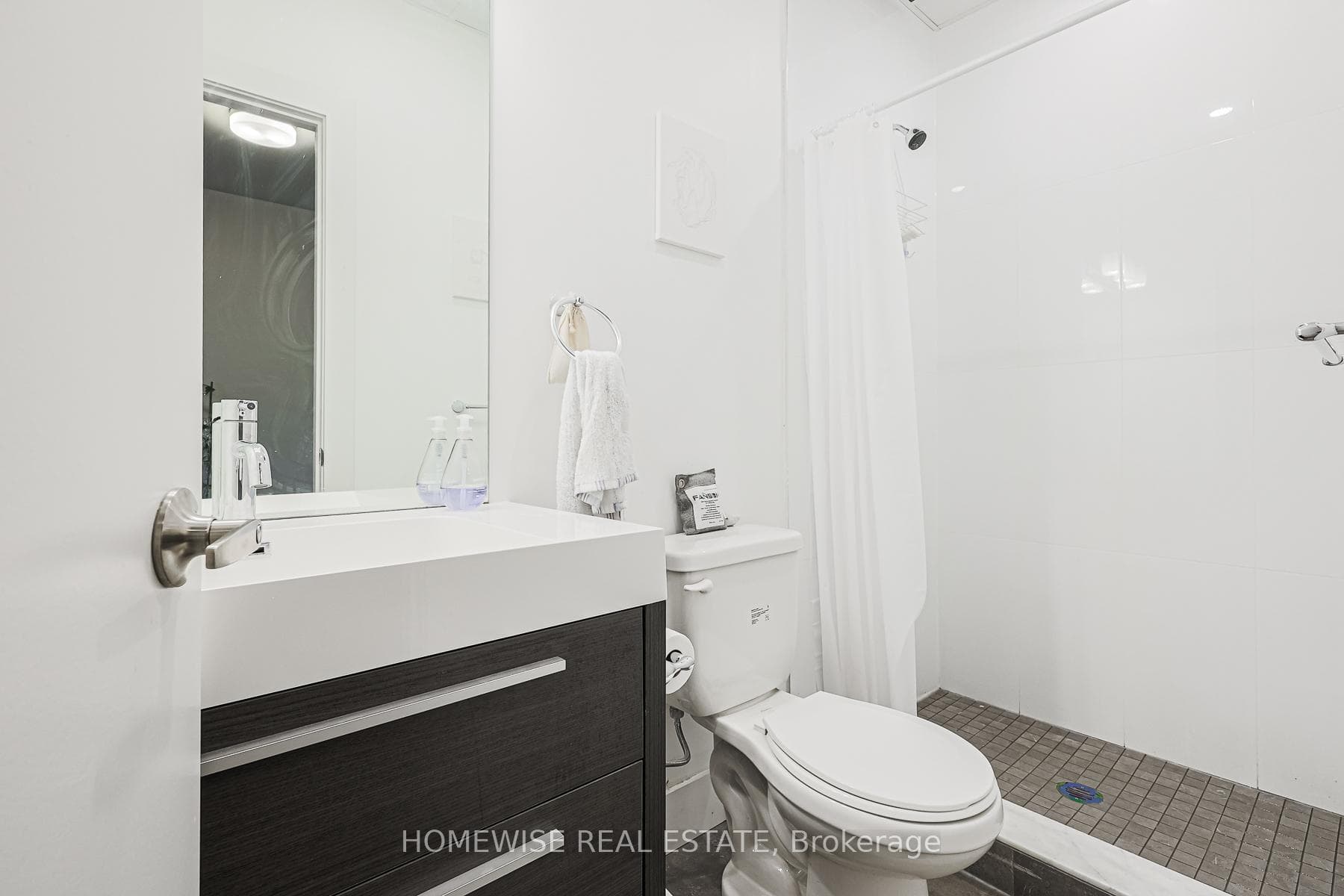 3020 Dundas Street Unit 103 photo 13