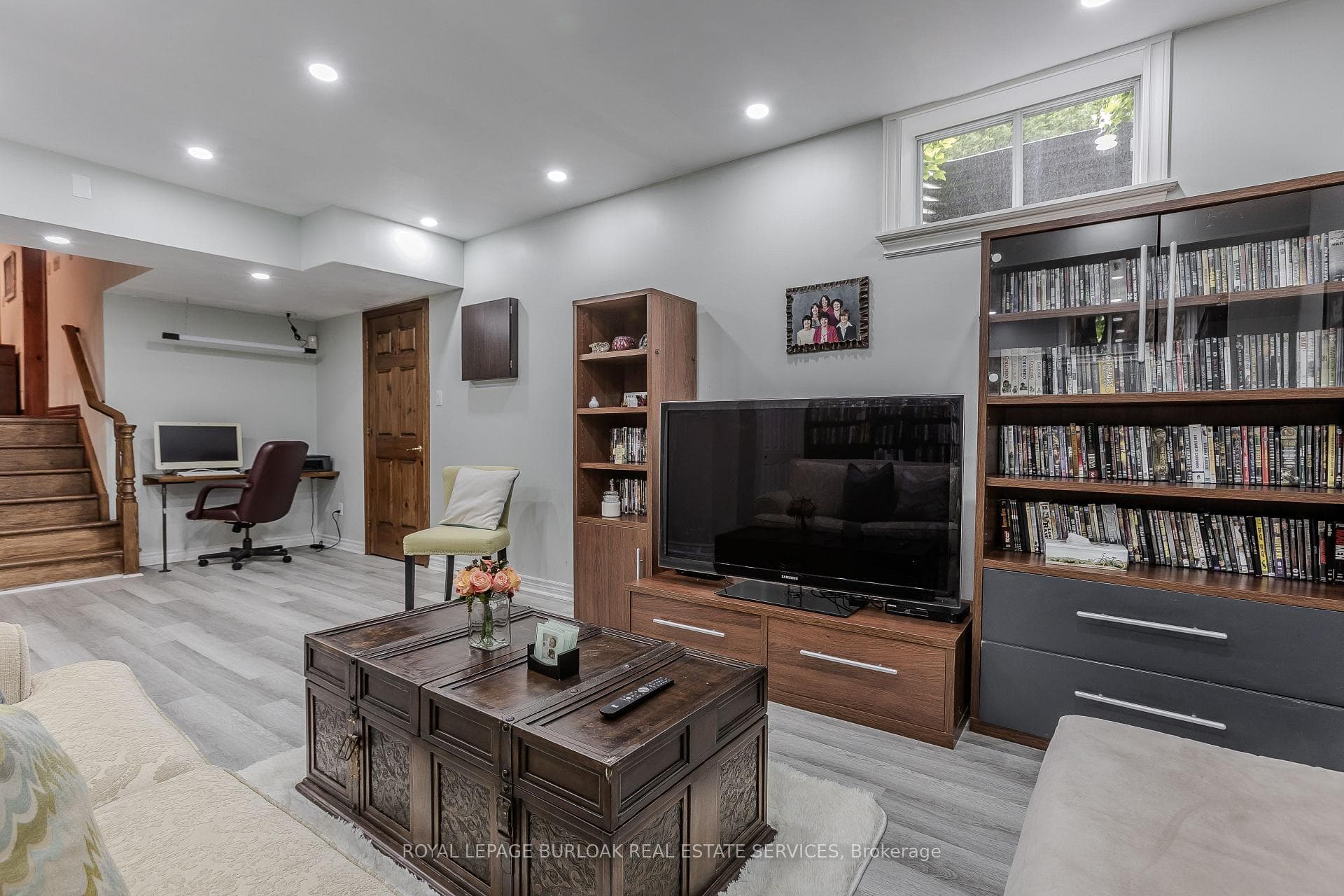 281 Wilson Street photo 32