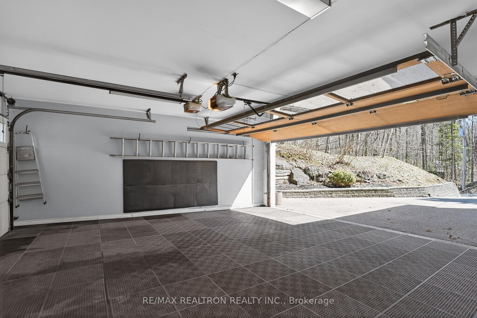 14038 Bayview Avenue photo 29