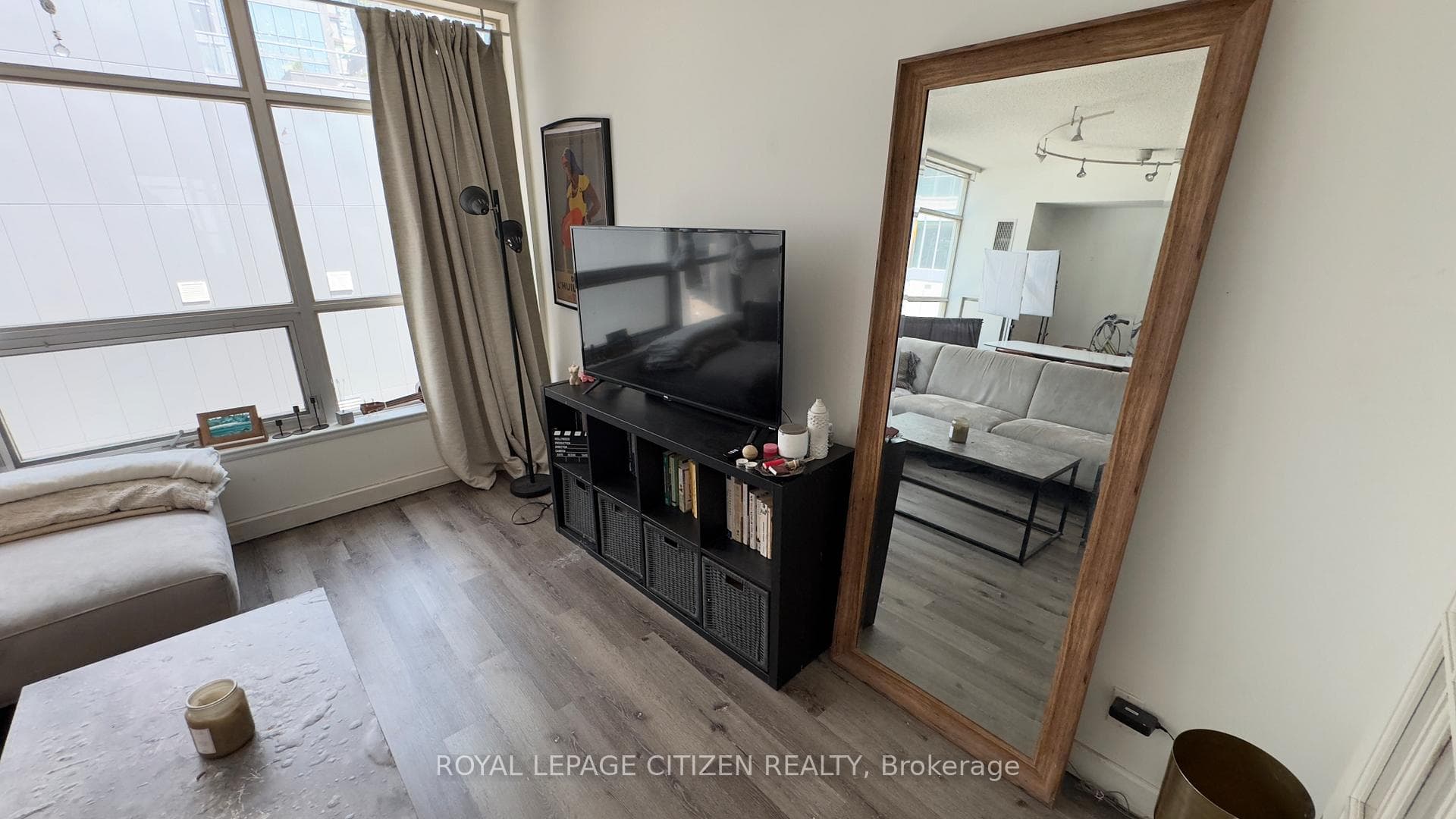 350 Wellington Street Unit 317 photo 18