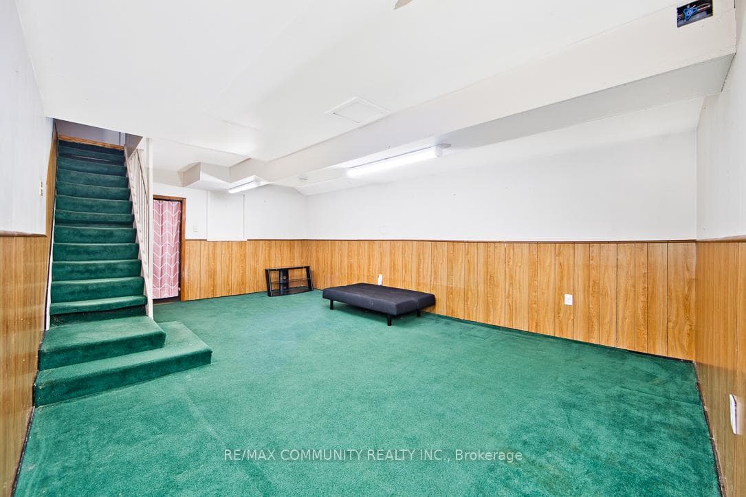 34 Chad Crescent photo 18