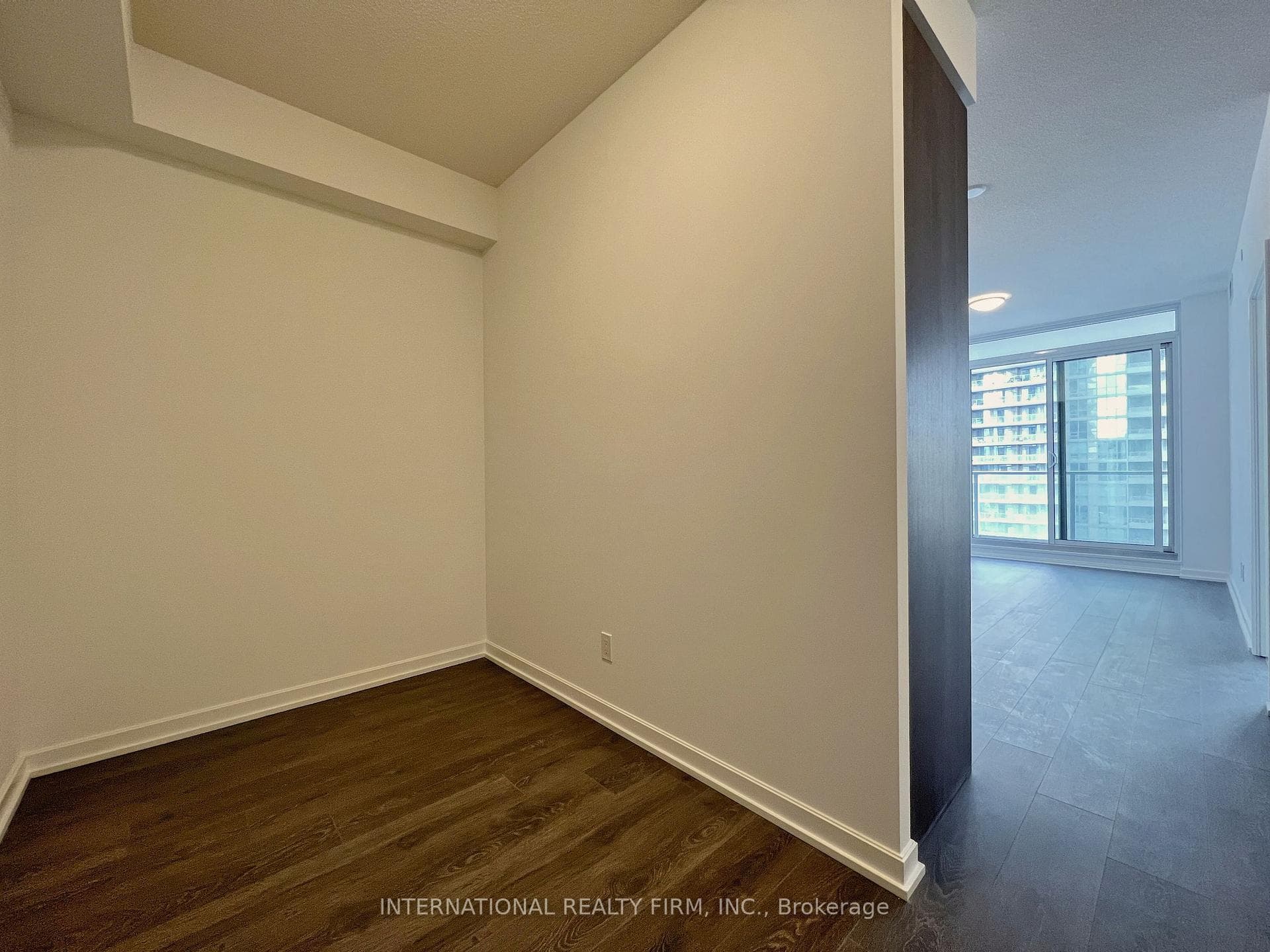 32 Forest Manor Road Unit 904 photo 9