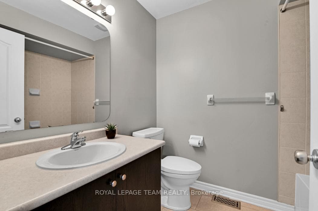 Main 4 piece bath