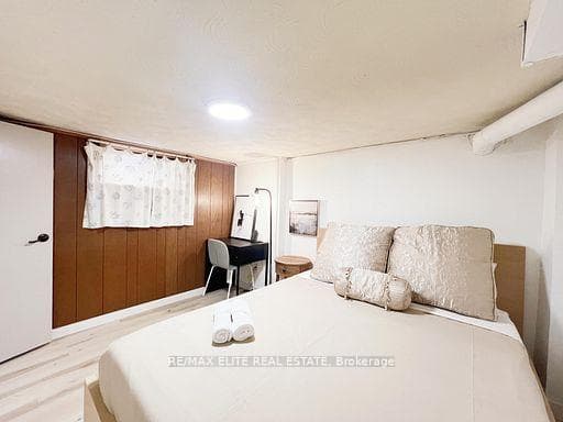 Upper 299 Robina Avenue photo 7