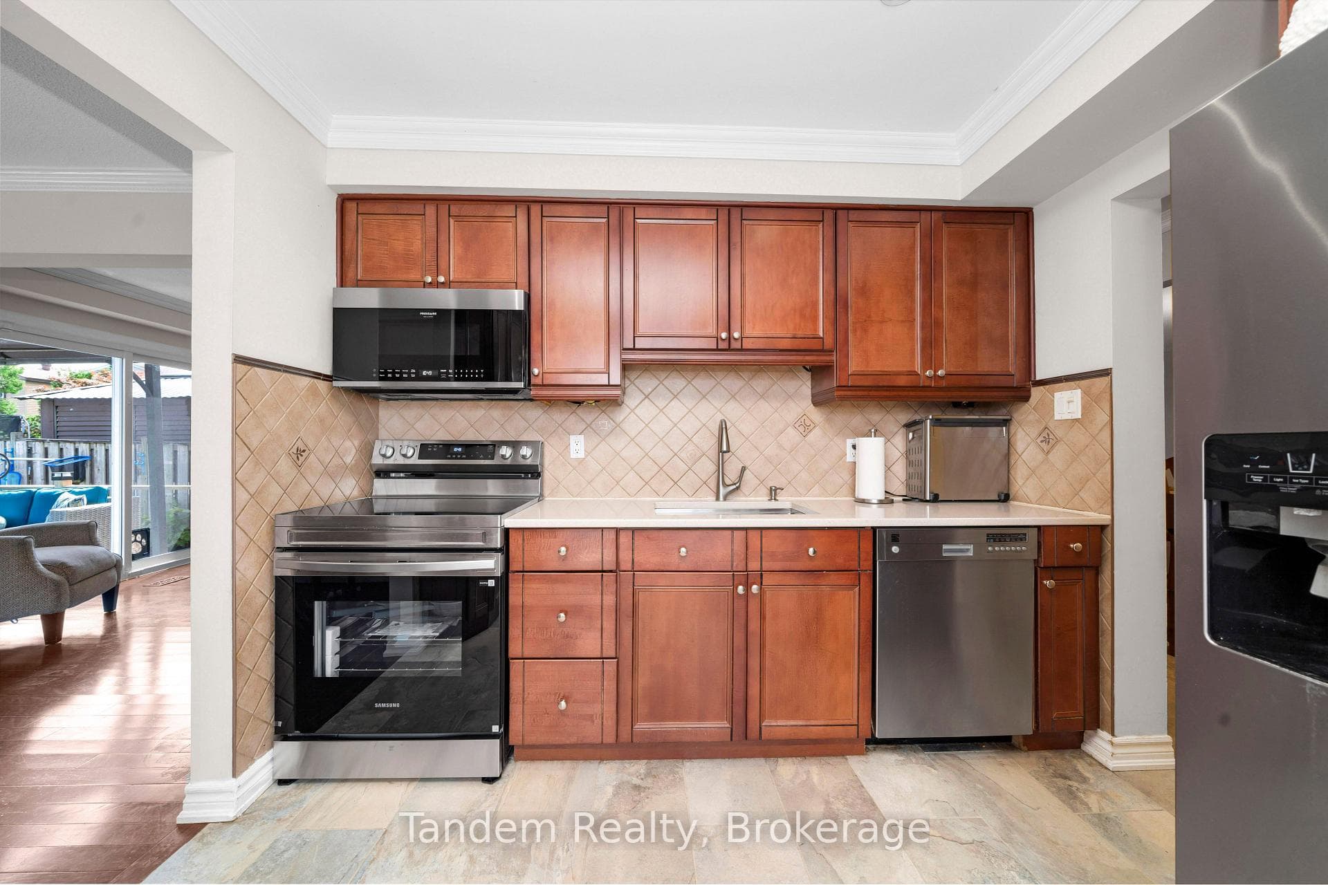 769 Coulson Avenue photo 7
