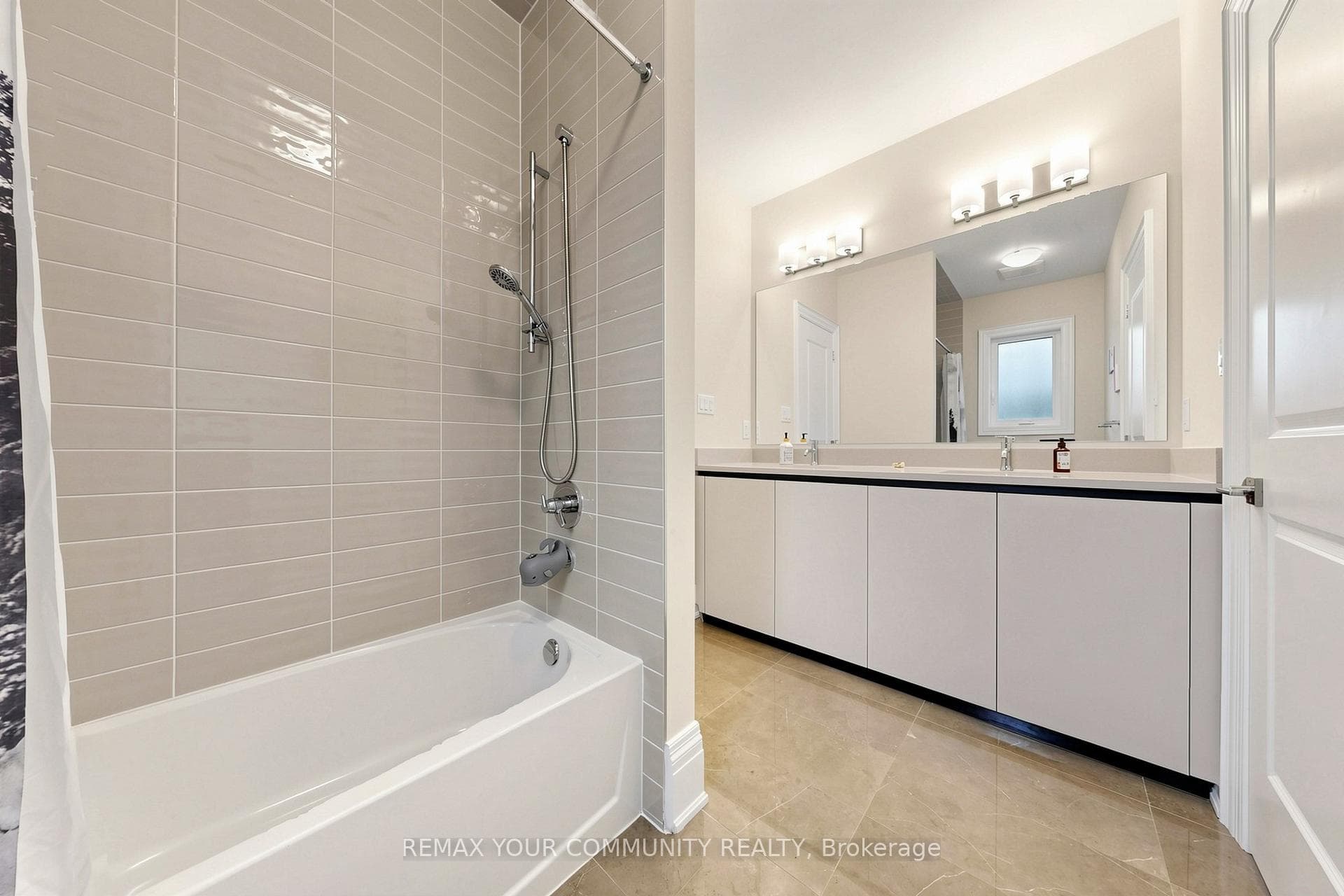 60 Royal Hill Court photo 26