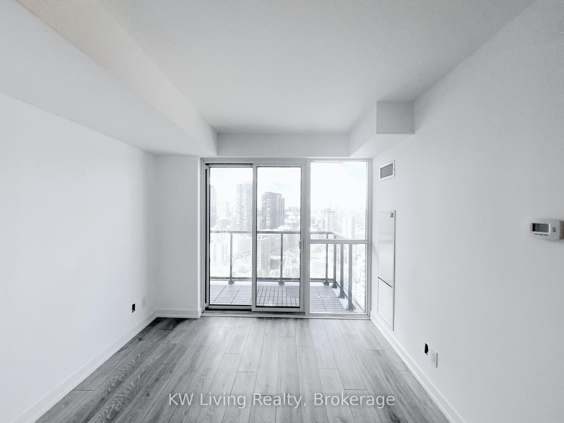 159 Wellesley Street Unit 3309 photo 5