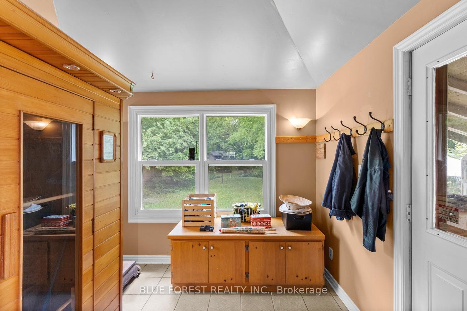 550 Elizabeth Street photo 29