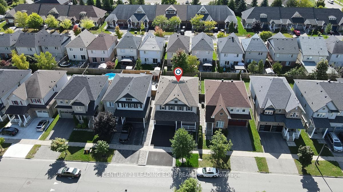 71 Robert Attersley Drive photo 2