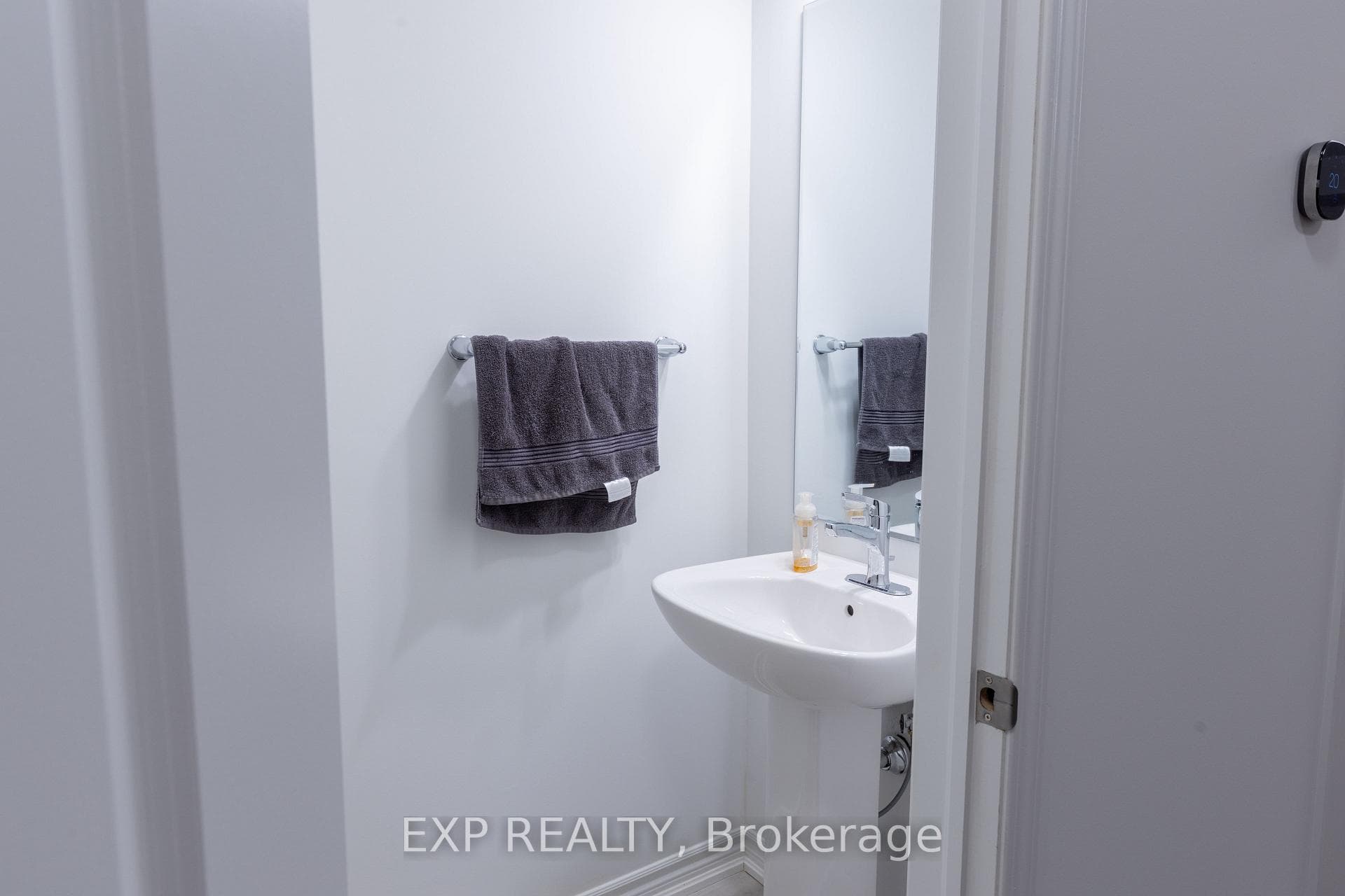 32 Elmer Moss Avenue photo 23
