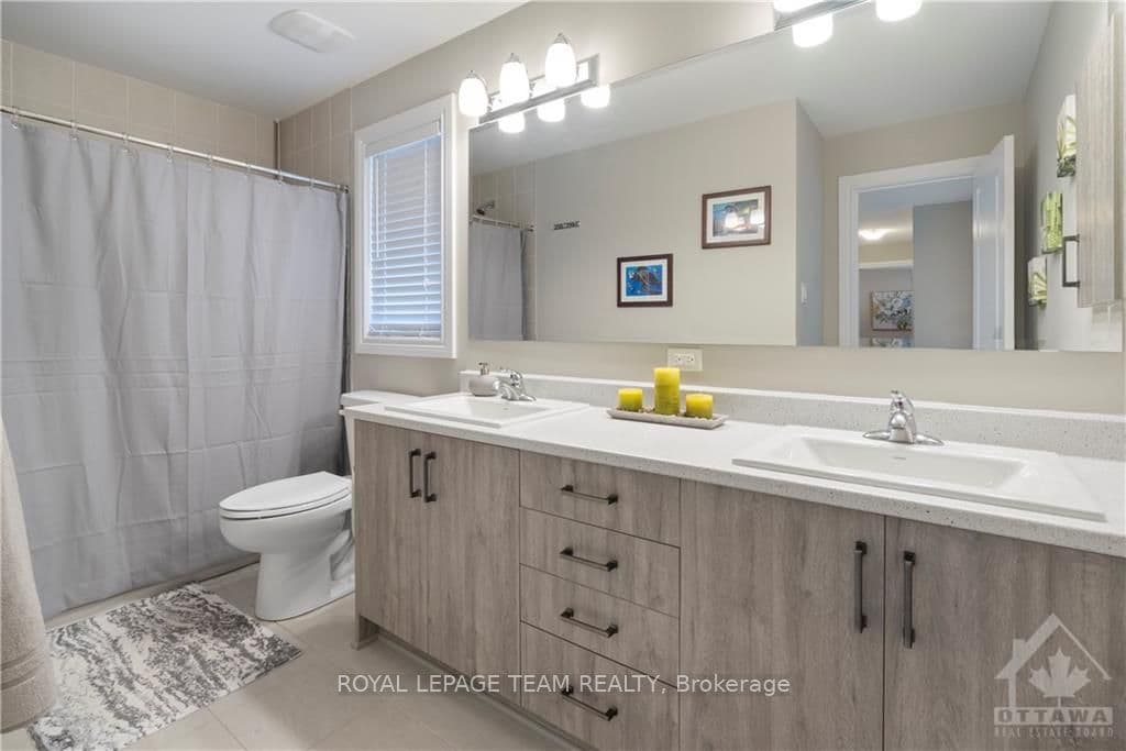 857 PERCIVAL Crescent photo 21