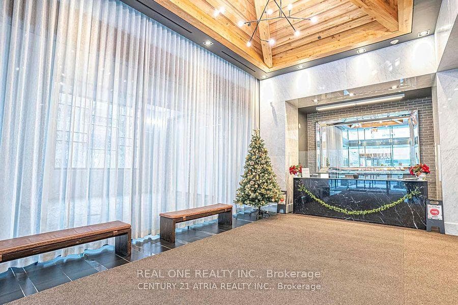 210 Simcoe Street Unit 908 photo 2
