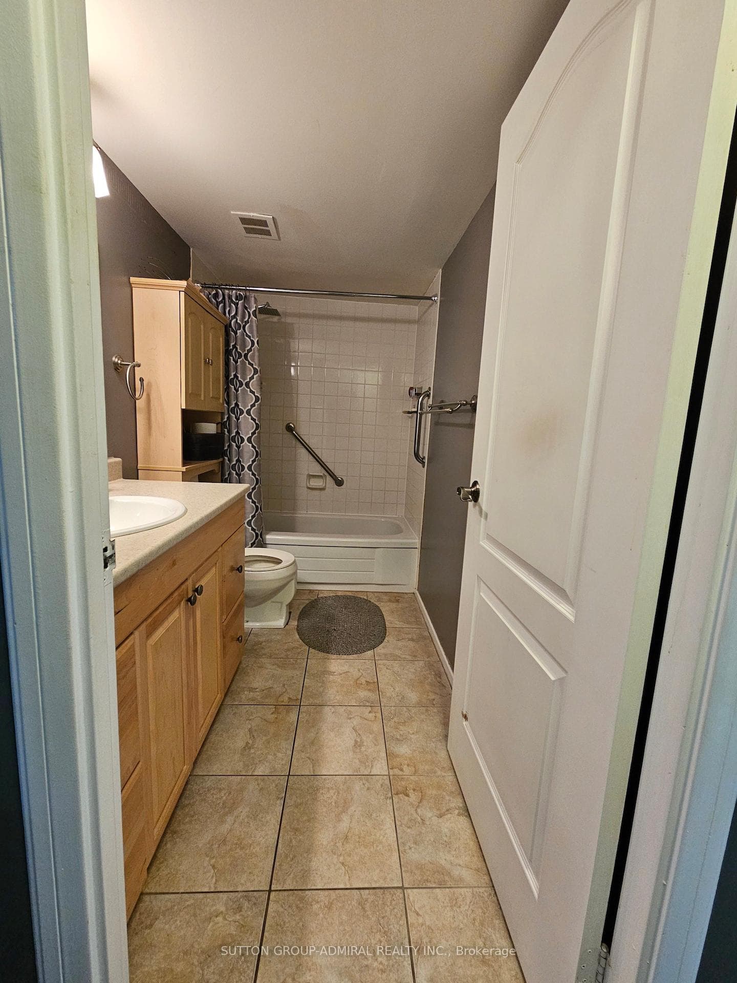 40 William Roe Boulevard Unit 810 photo 9