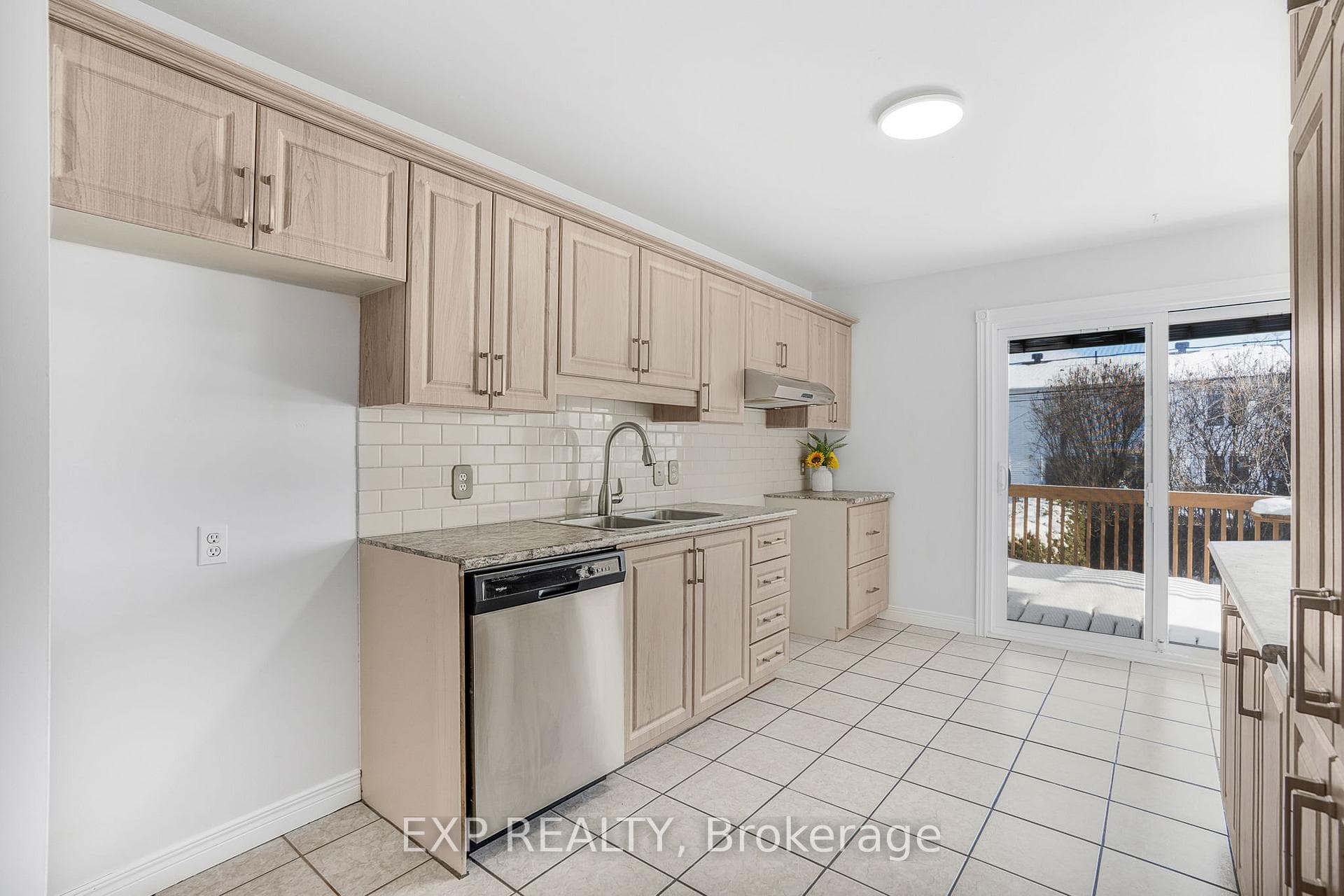 445 Desjardins Street photo 10