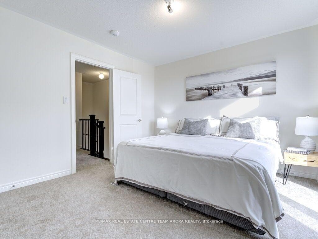 8 Queenpost Drive photo 26