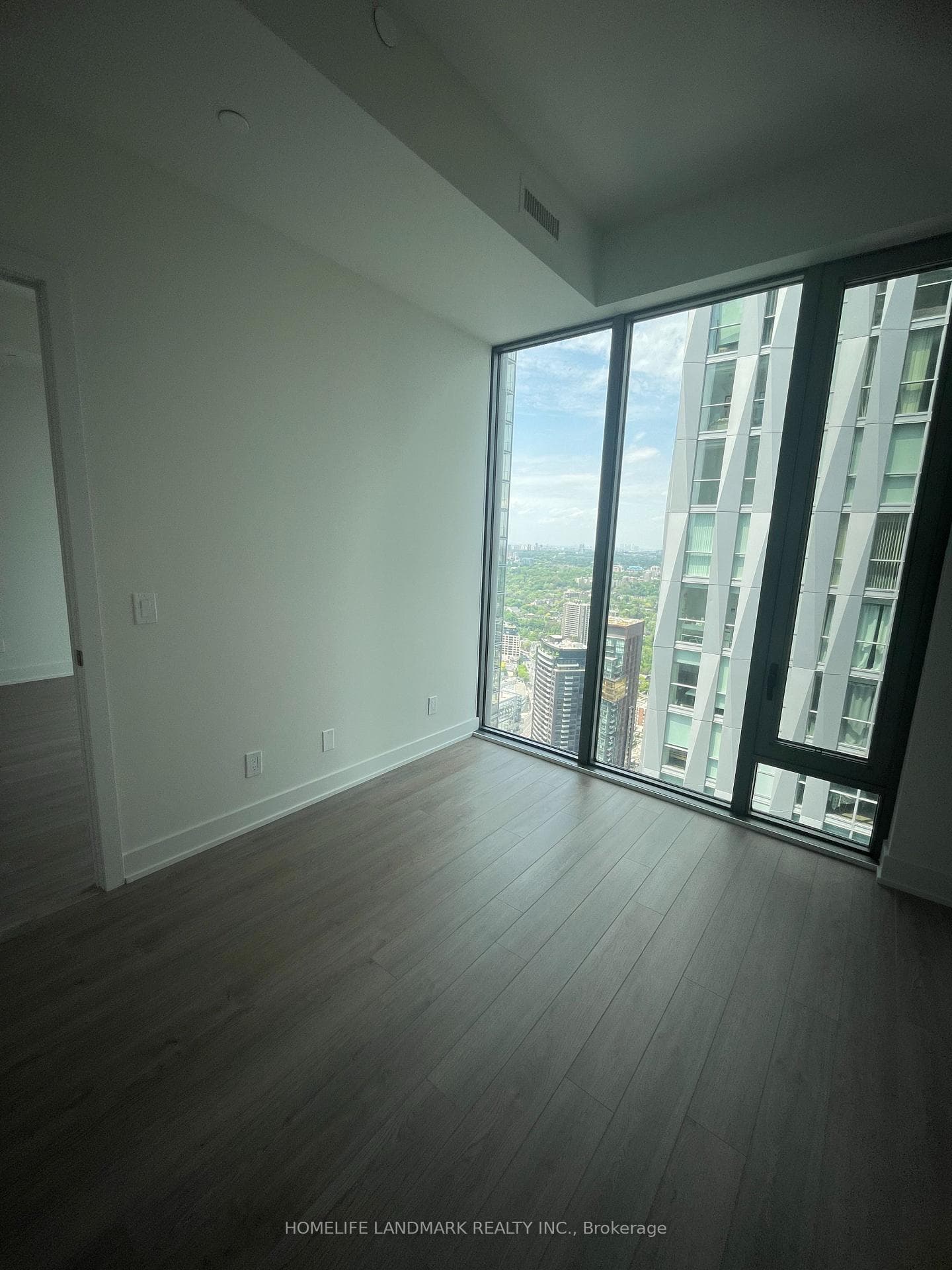 8 Cumberland Street Unit 4701 photo 5
