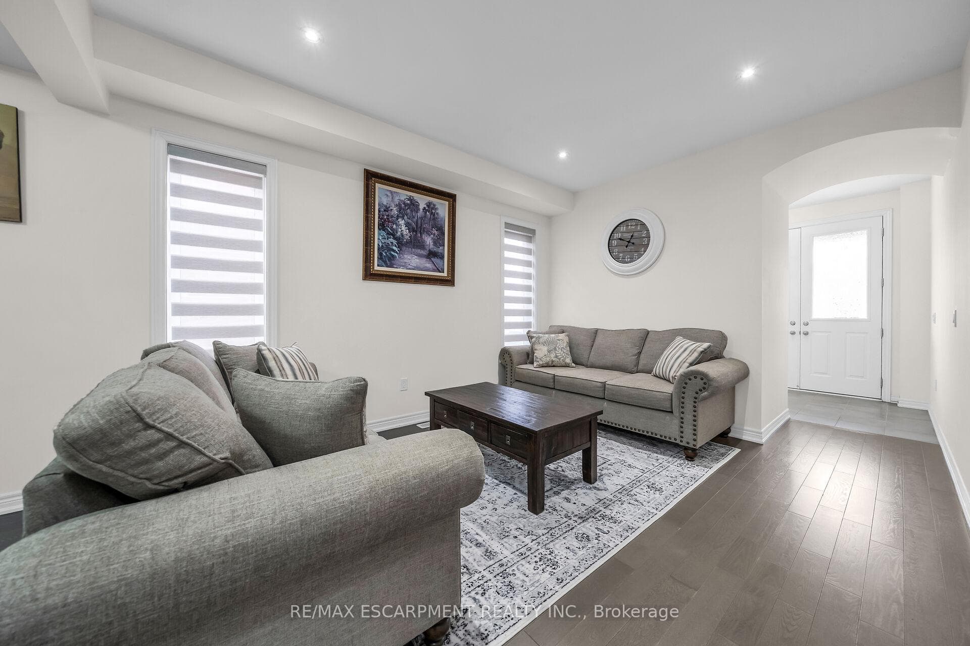 Open Concept Main Floor with 9 Ceilings.