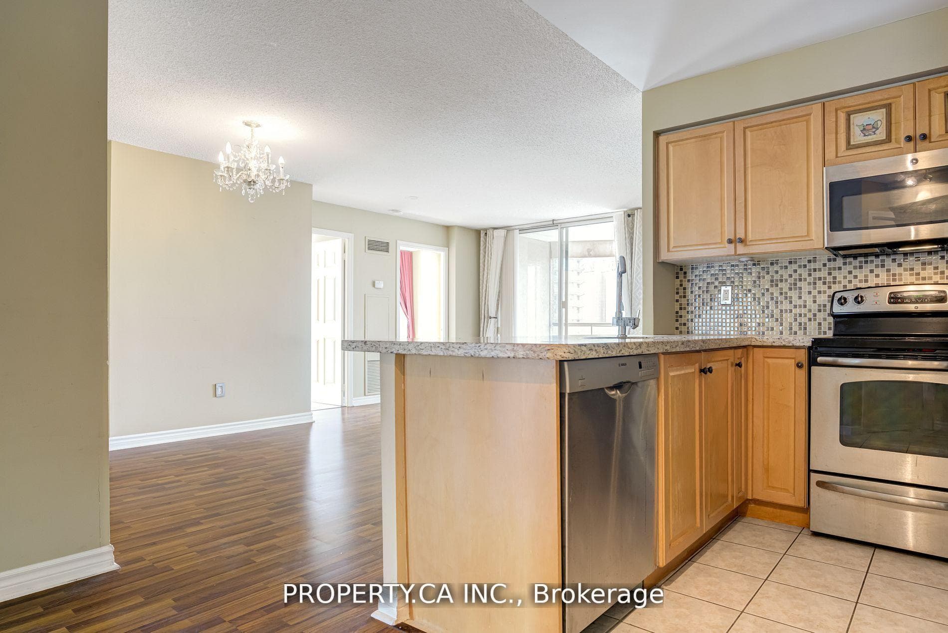 7 Lorraine Drive Unit 1503 photo 4