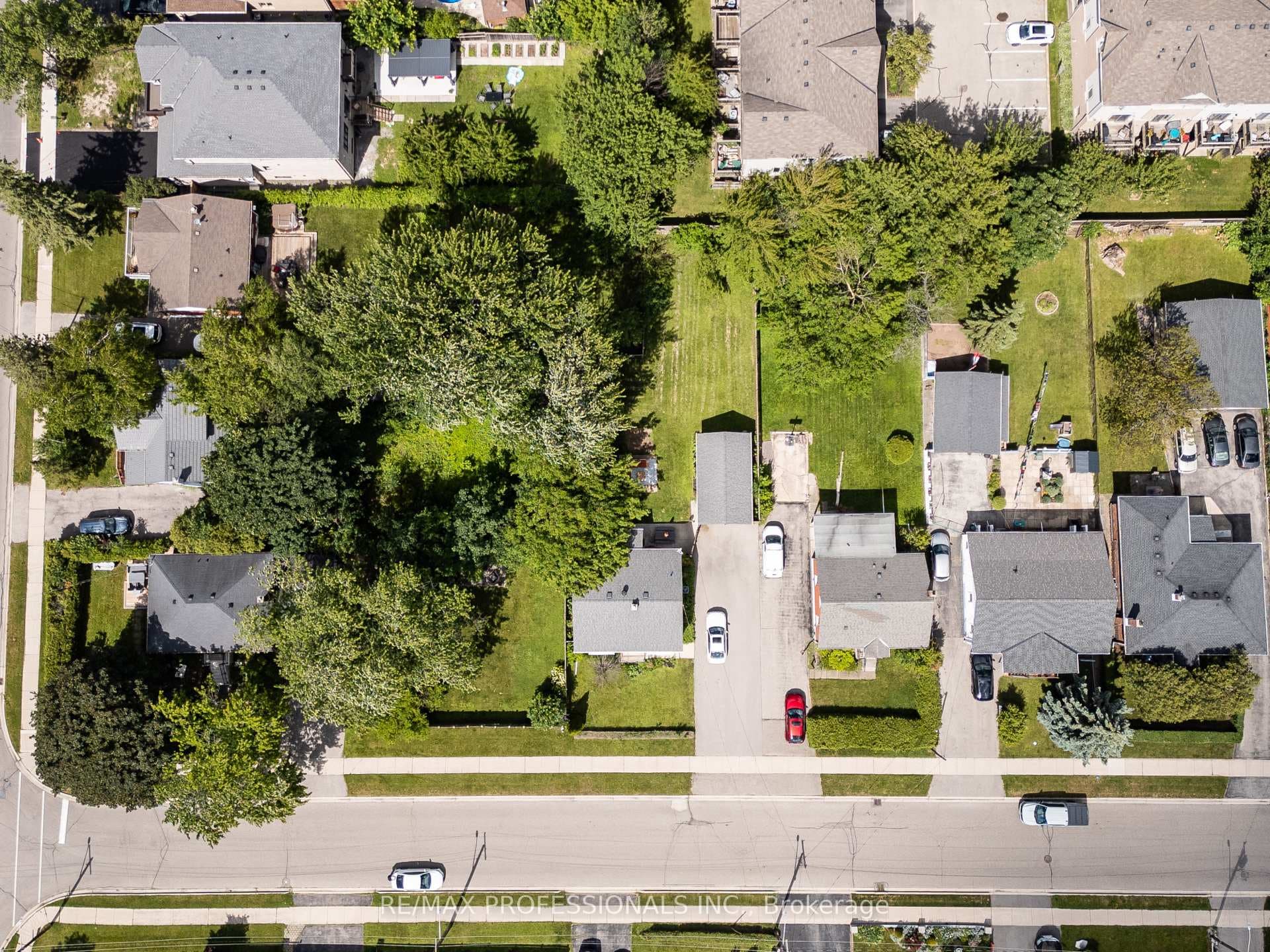 1045 Helena Street photo 28