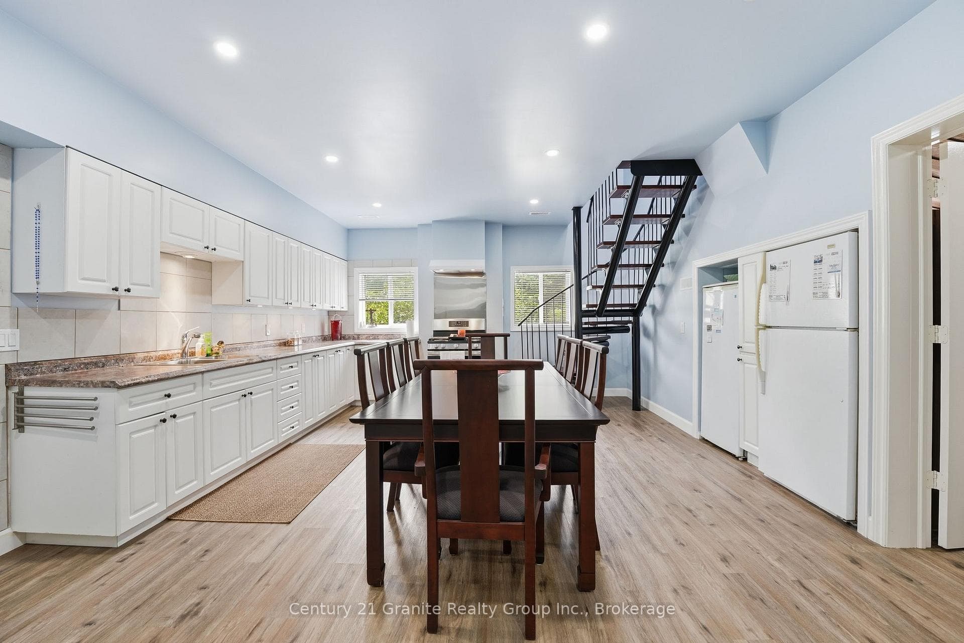 1742 Rose Island Road photo 8