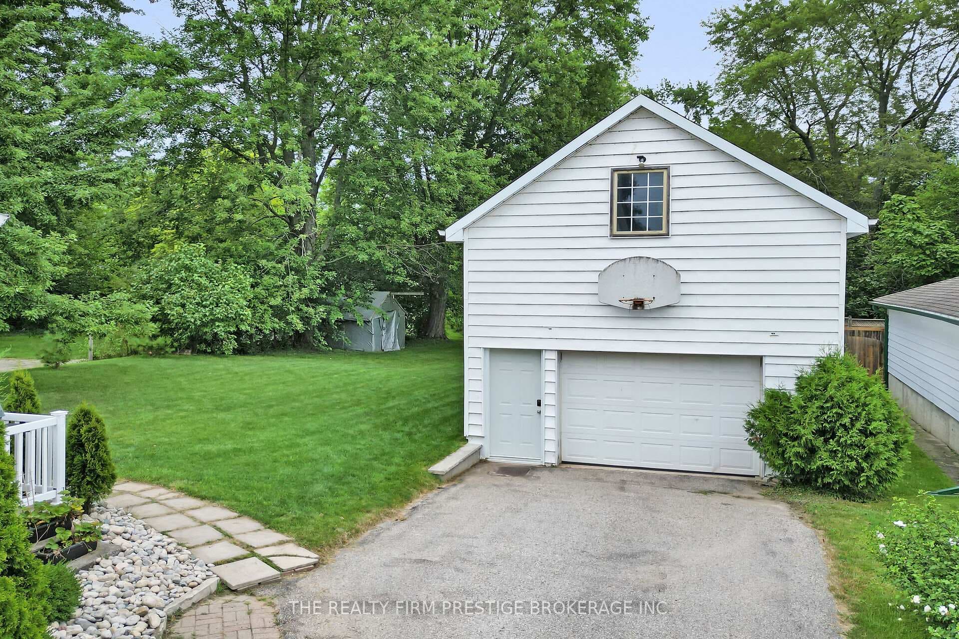 171 Peter Street photo 27