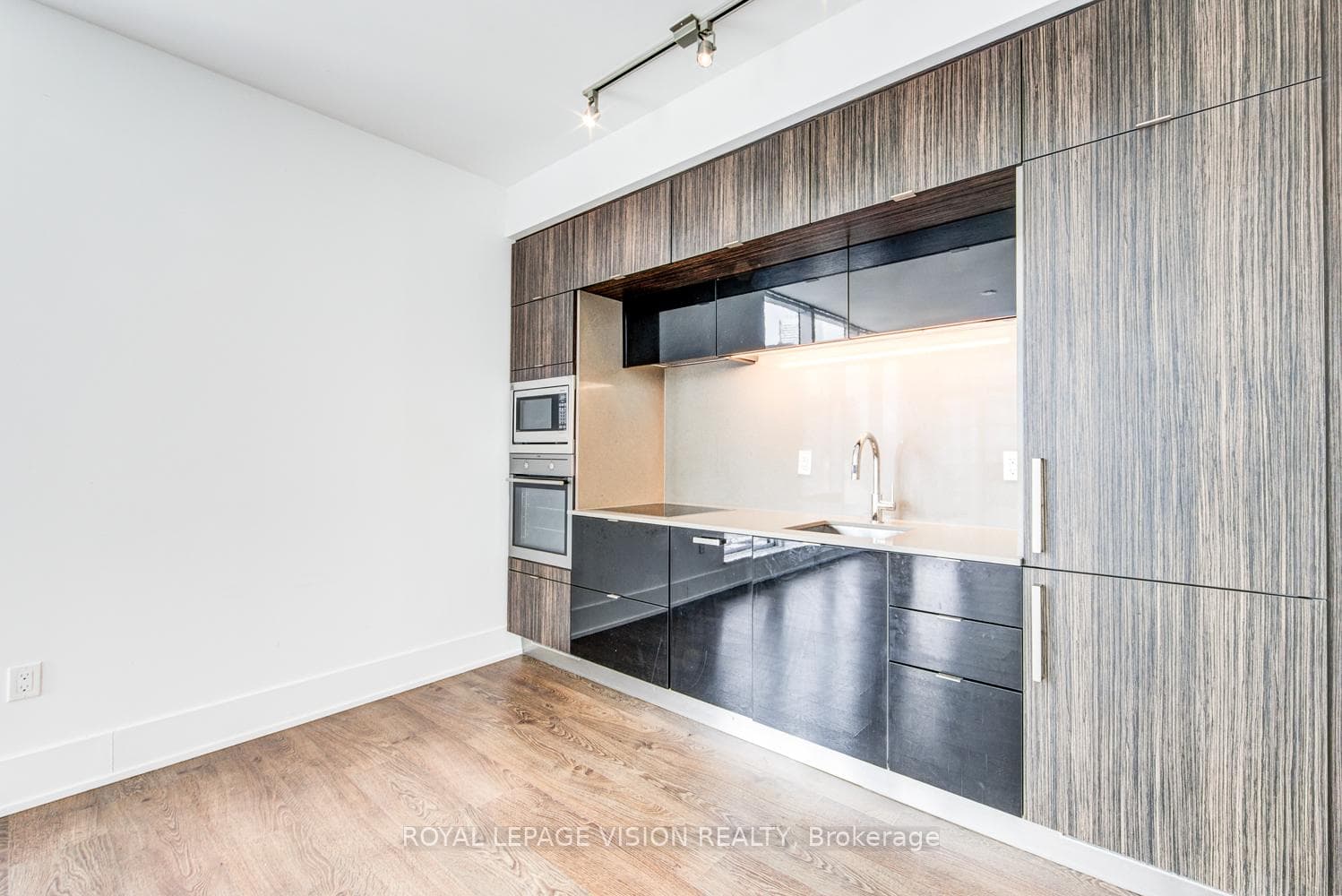 10 York Street Unit 4003 photo 18