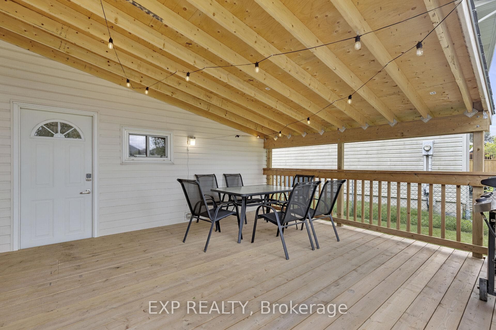 1729 ALDERSBROOK Road photo 12