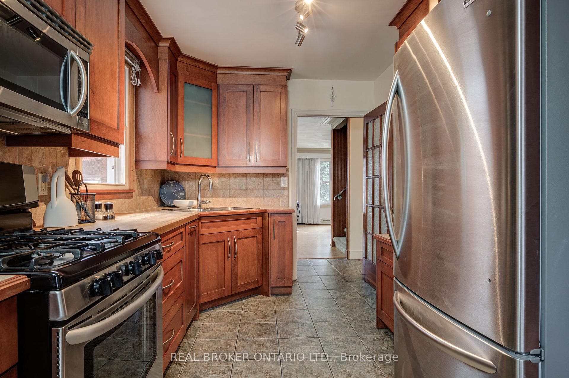82 Hyland Drive photo 6