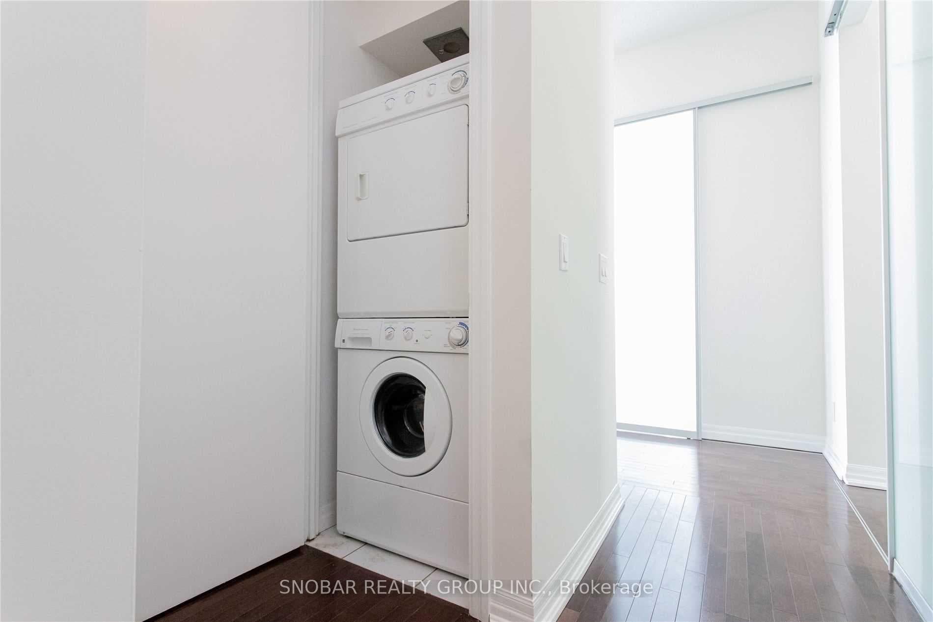 770 Bay Street Unit Ph-106 photo 13