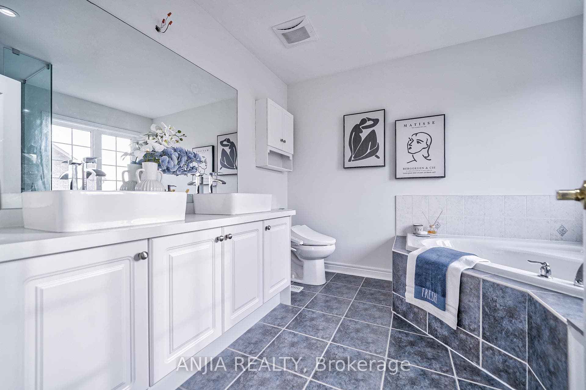 342 Williamson Road photo 27