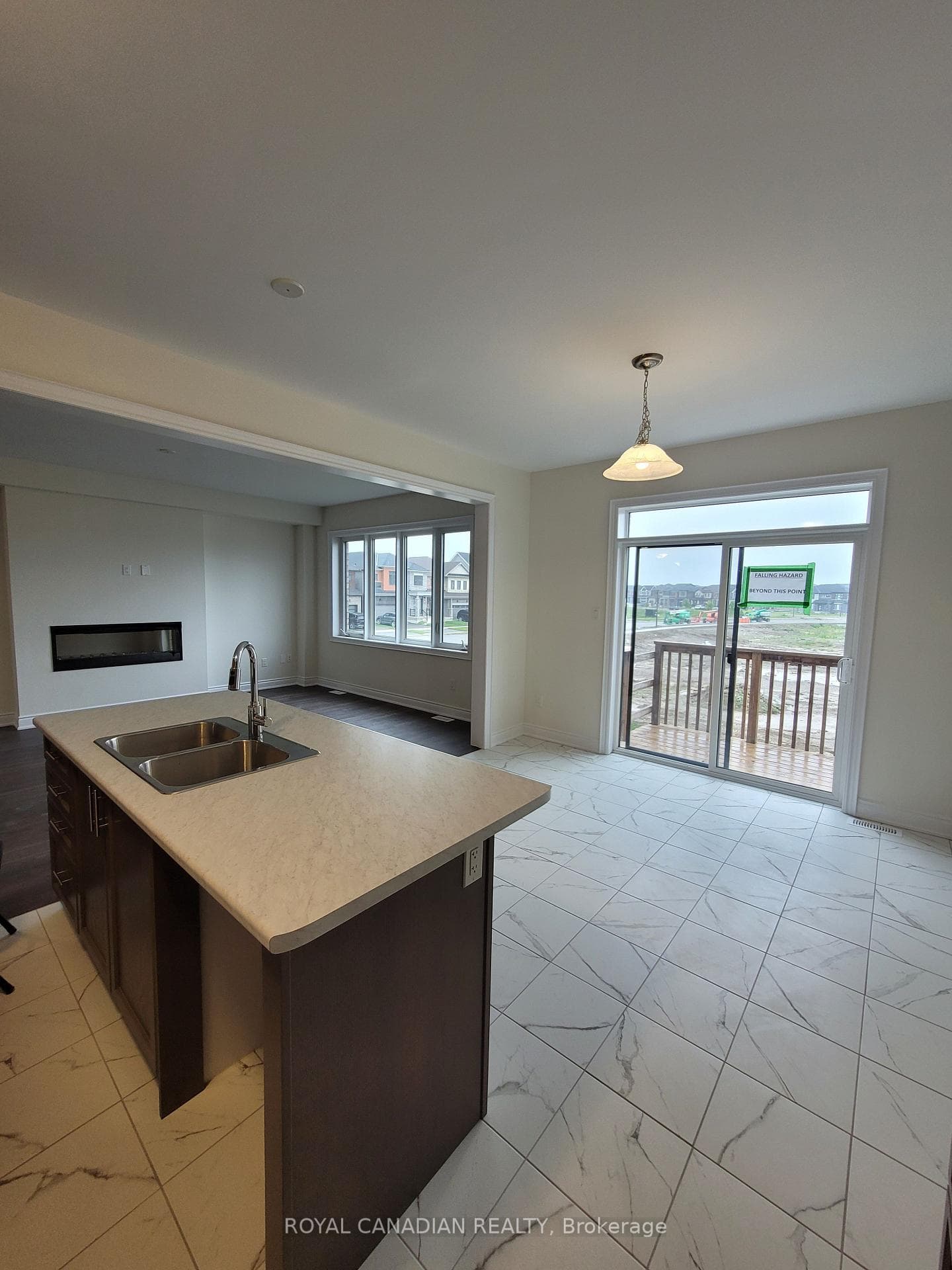 232 Wilmot Road photo 3