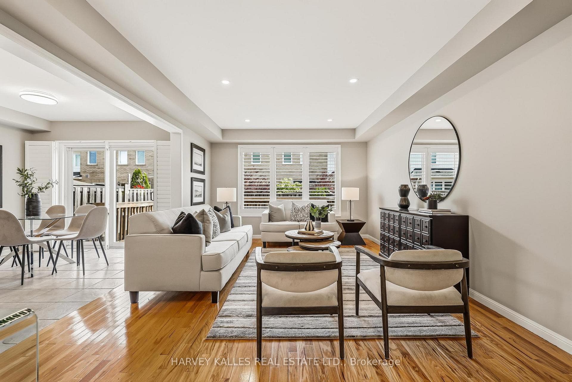 10 Dougherty Crescent photo 6