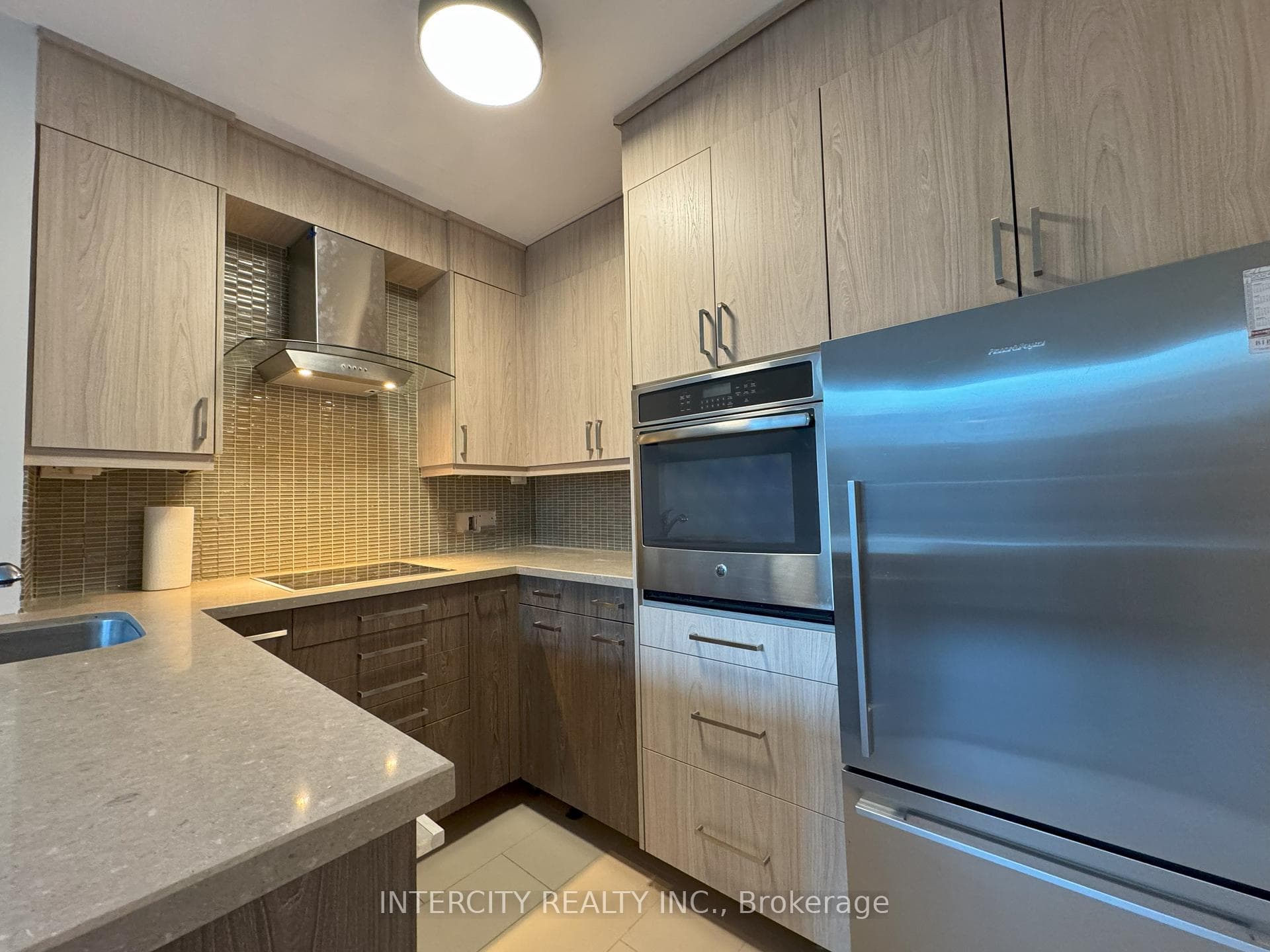 70 Alexander Street Unit 201 photo 1
