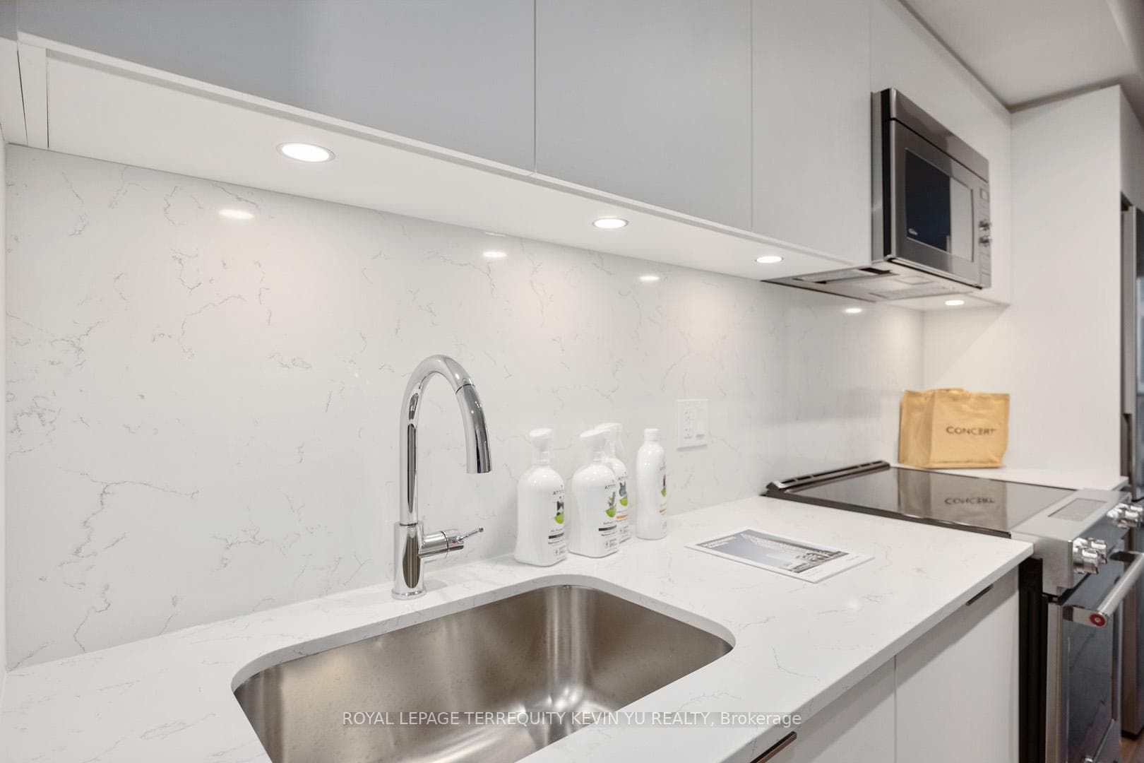 30 Samuel Wood Way Unit 1907 photo 11