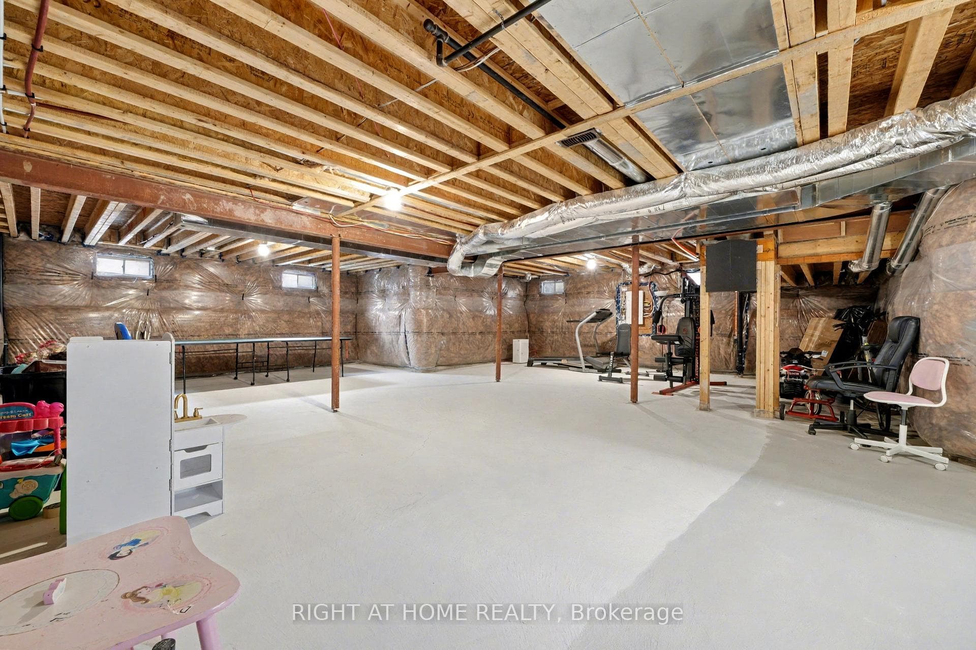 1016 Wickham Road photo 35