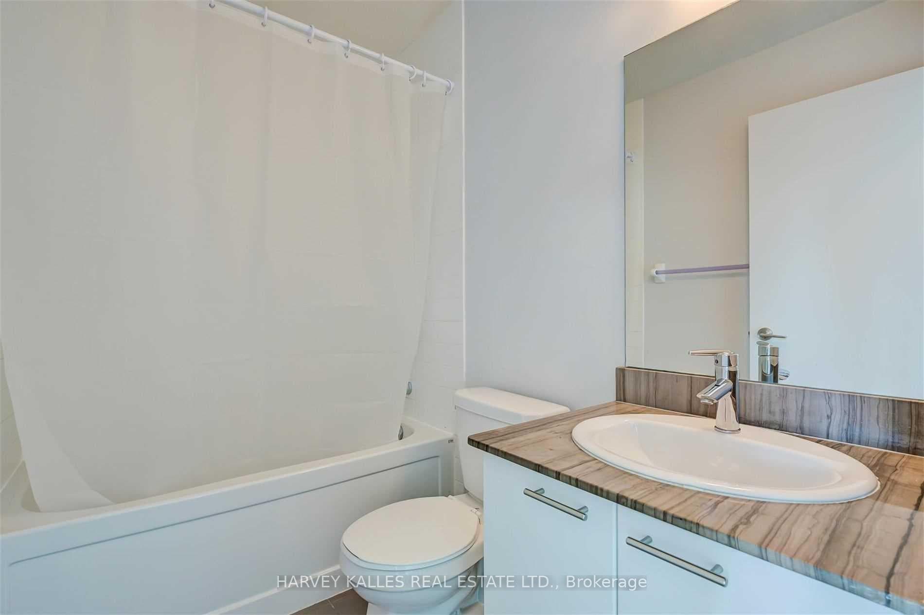 15 Bruyeres Mews Unit 1005 photo 9