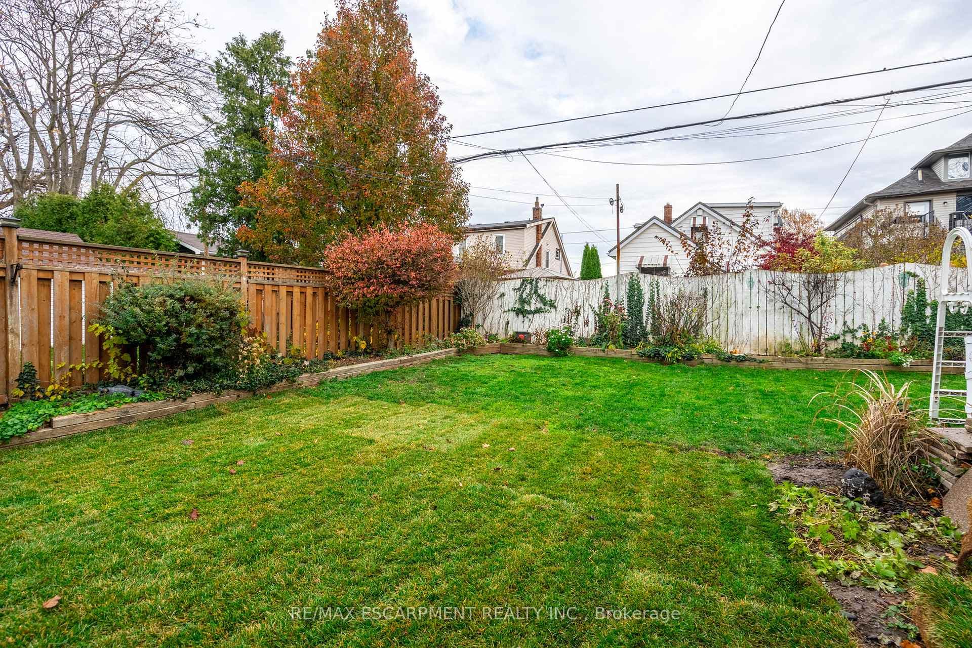 53 Tuxedo Avenue photo 33