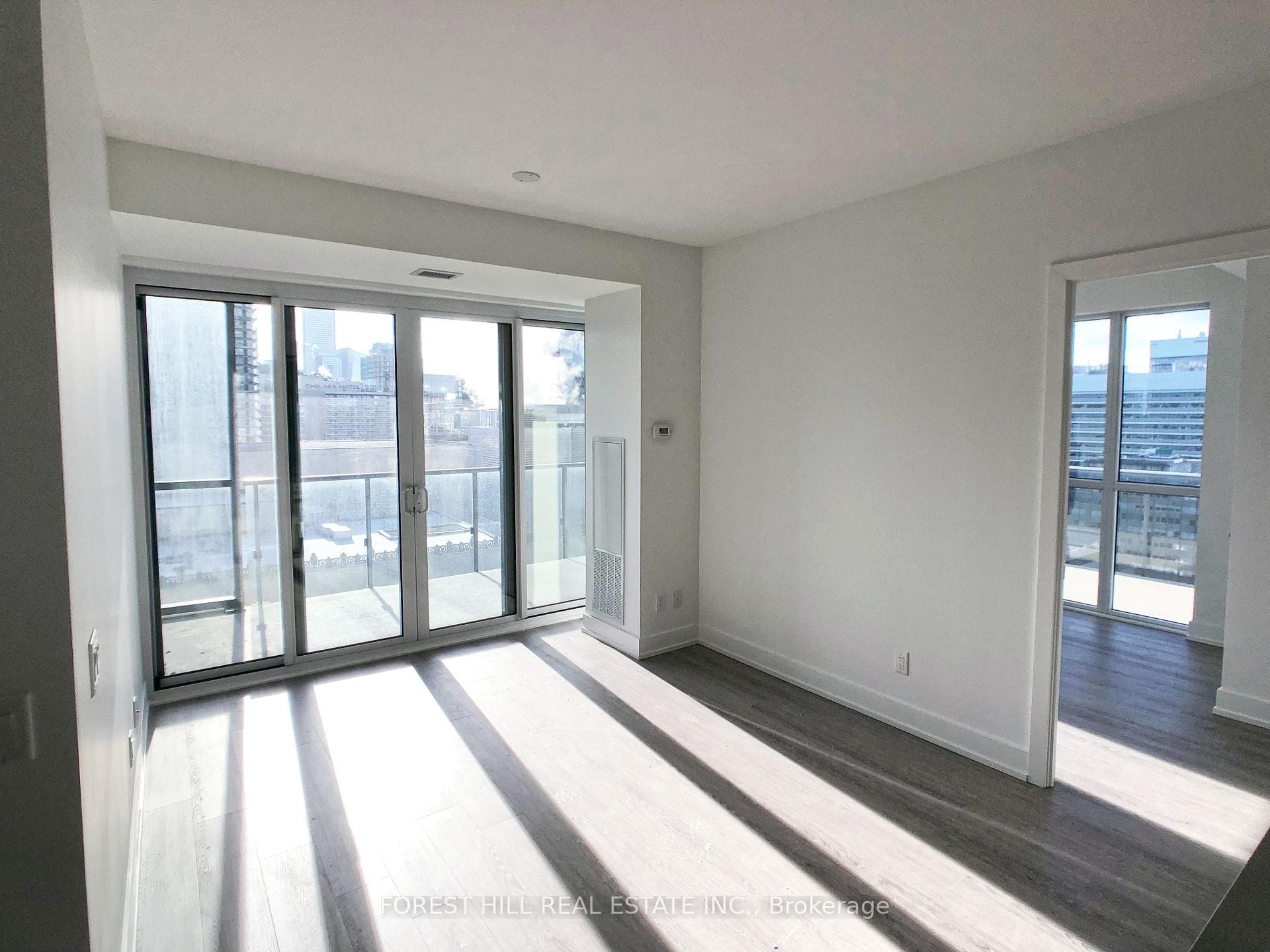 7 Grenville Street Unit 1911 photo 2