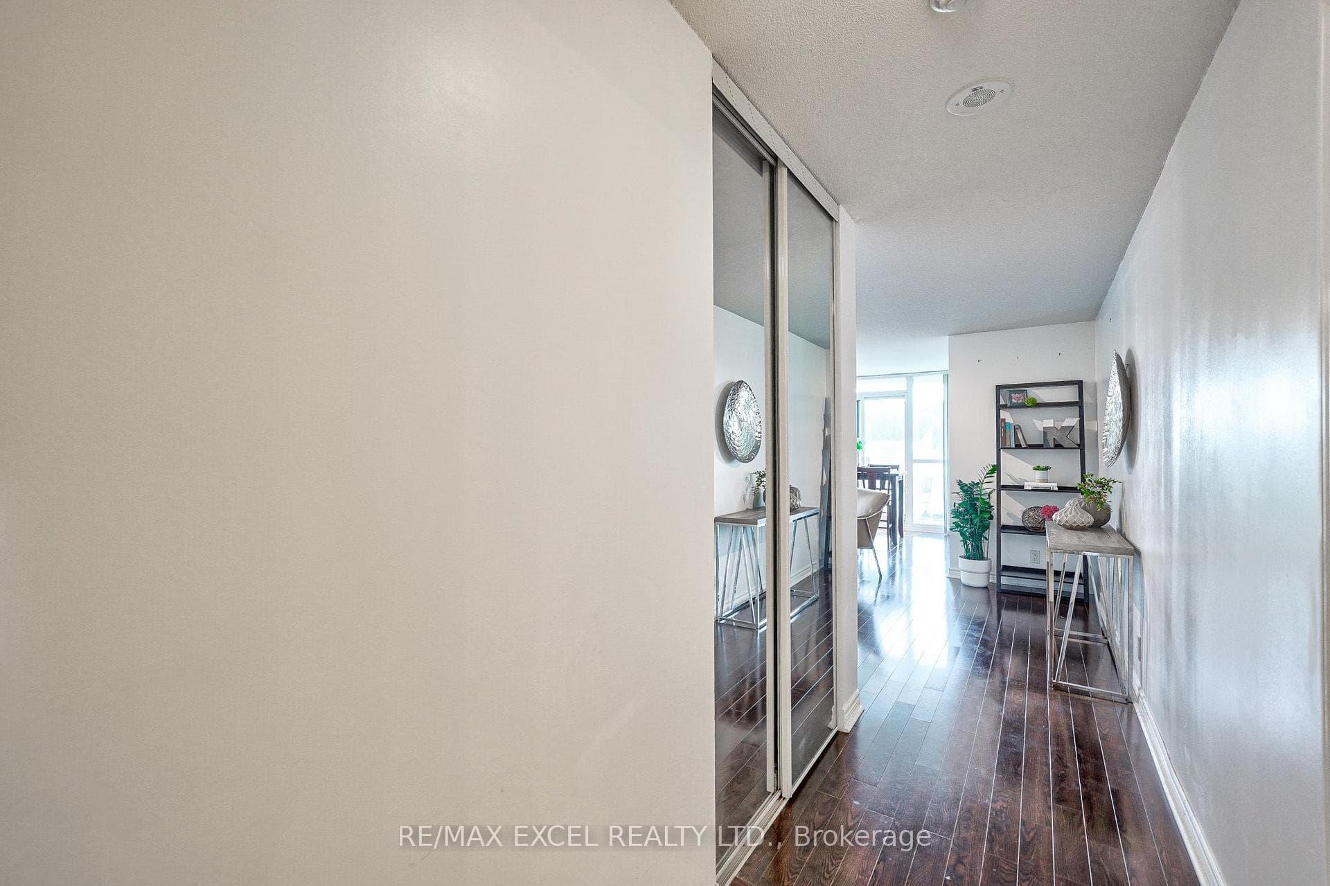 68 Grangeway Avenue Unit 711 photo 7