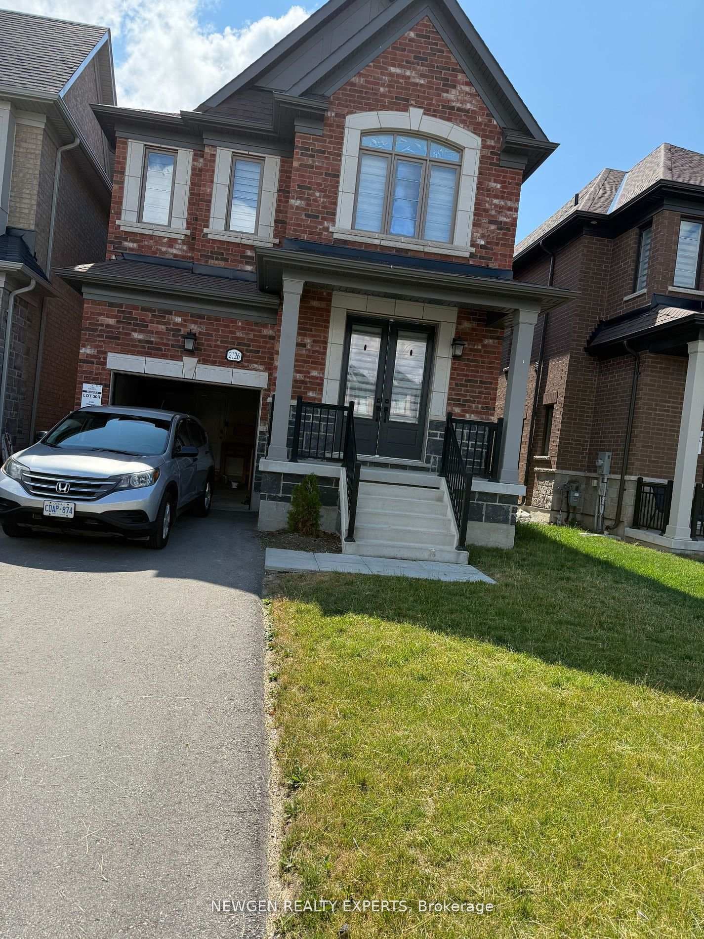 2126 Wilson Street photo 1