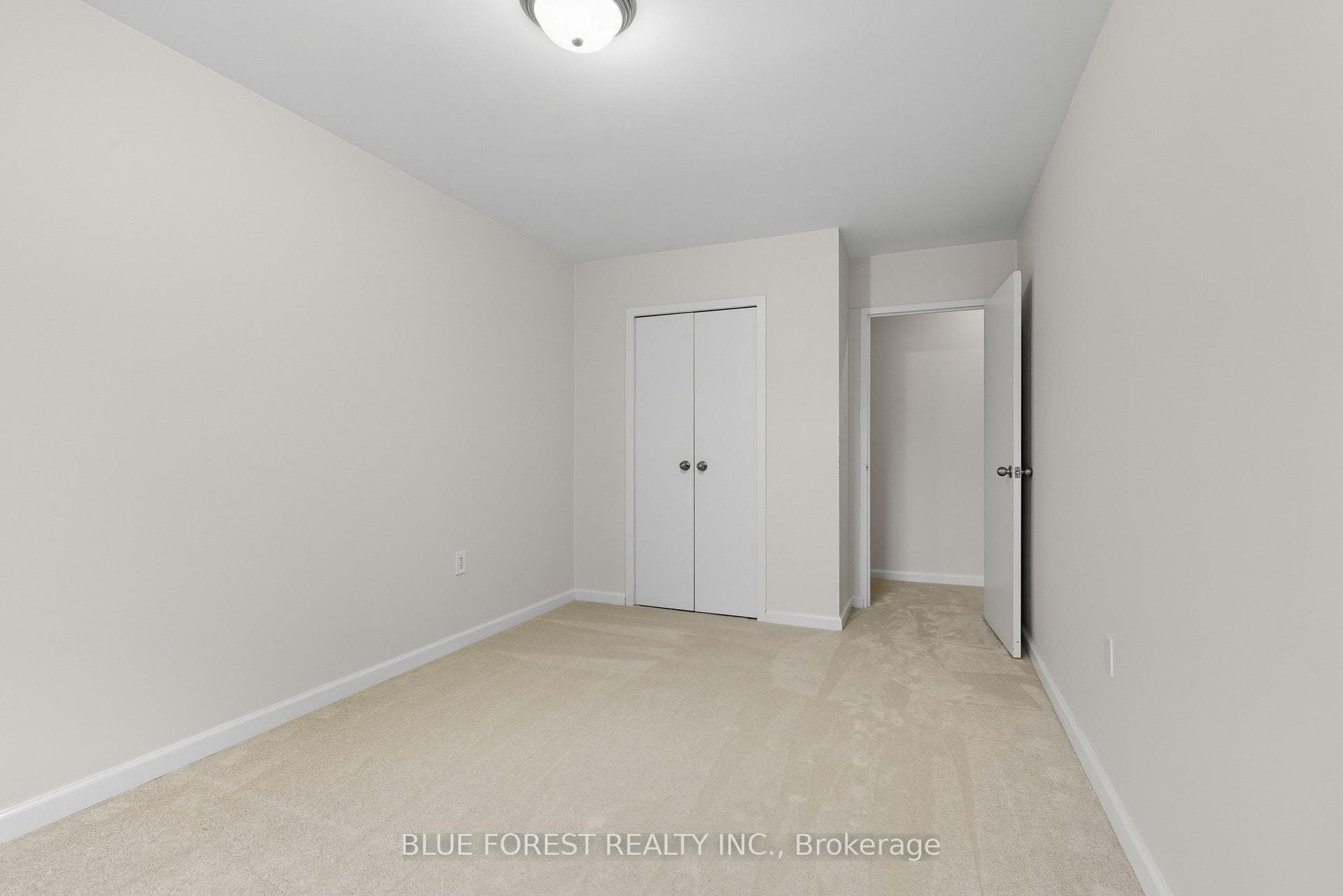 665 Wonderland Road Unit 4 photo 14
